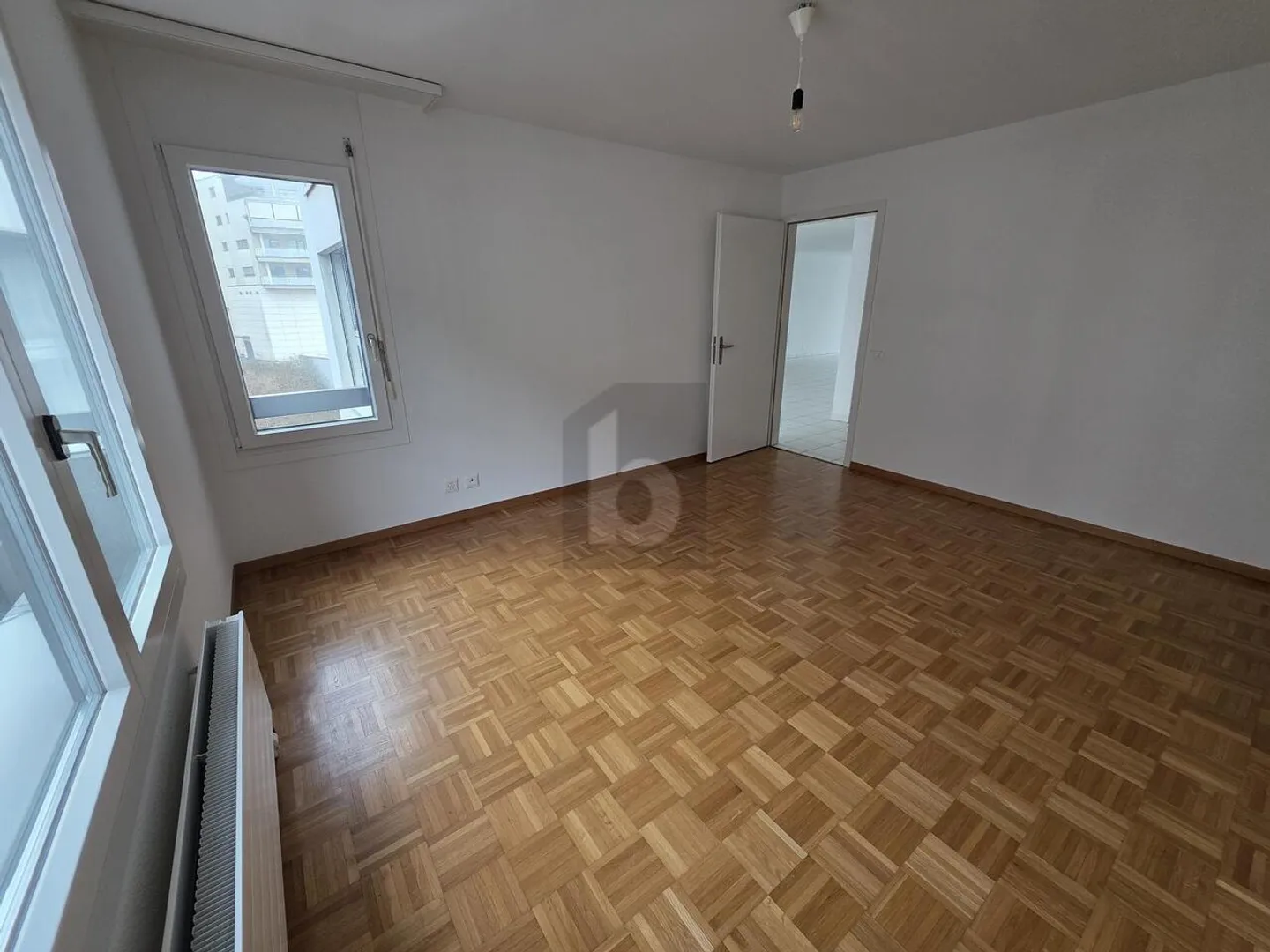 SPACIOUS, RENOVATED AND BRIGHT - Photo 3 of 5