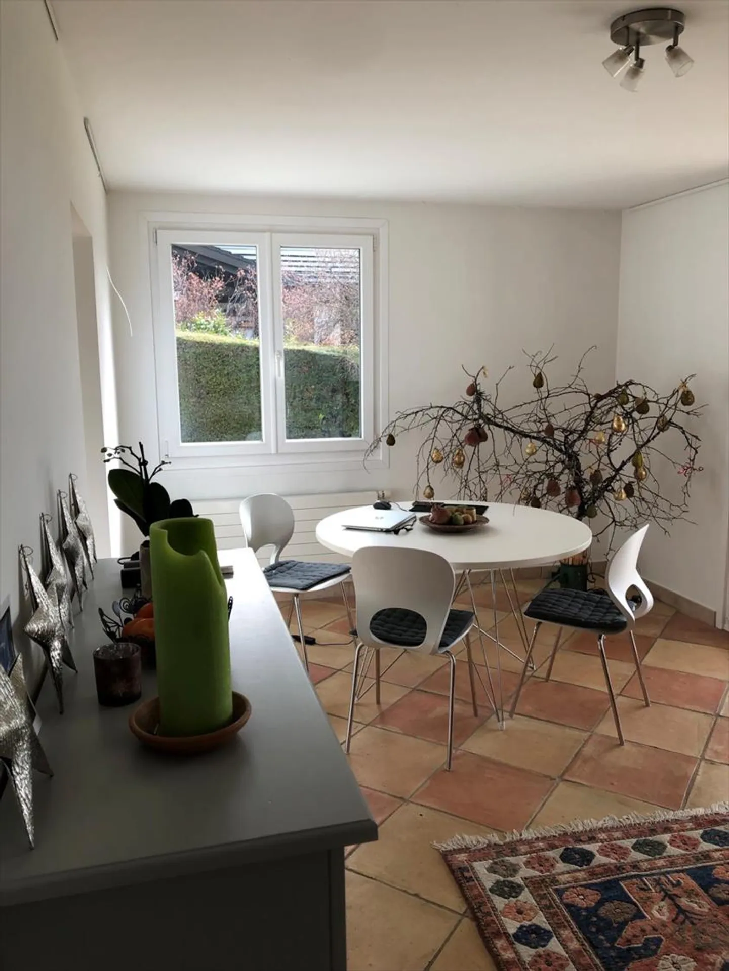 Einzelvilla mit 5 Zimmern und schönem Seeblick und großem Garten - Foto 3 von 13