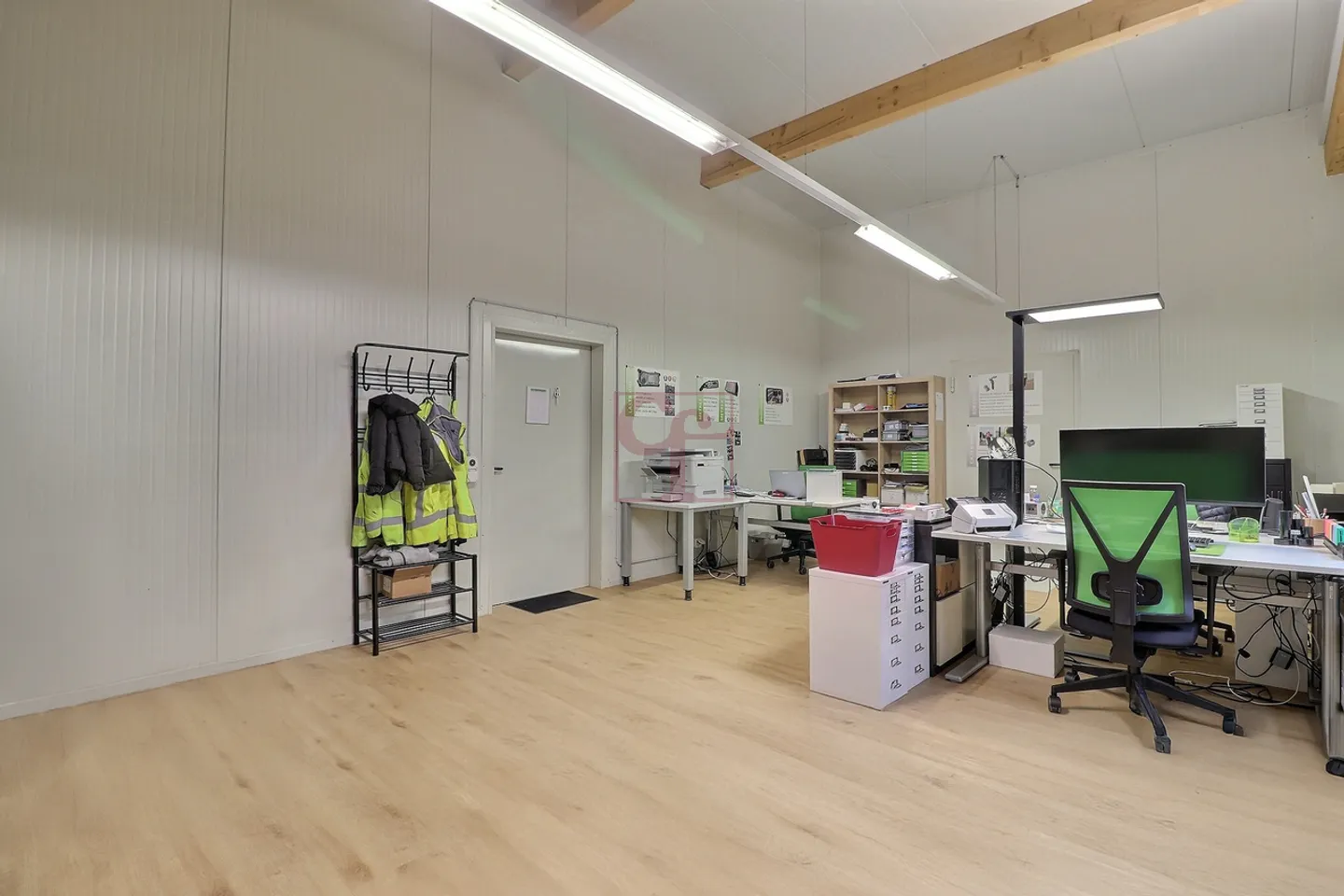 Deposito-officina moderno a Enney - Idealmente situato vicino a Bulle - Foto 3 di 4