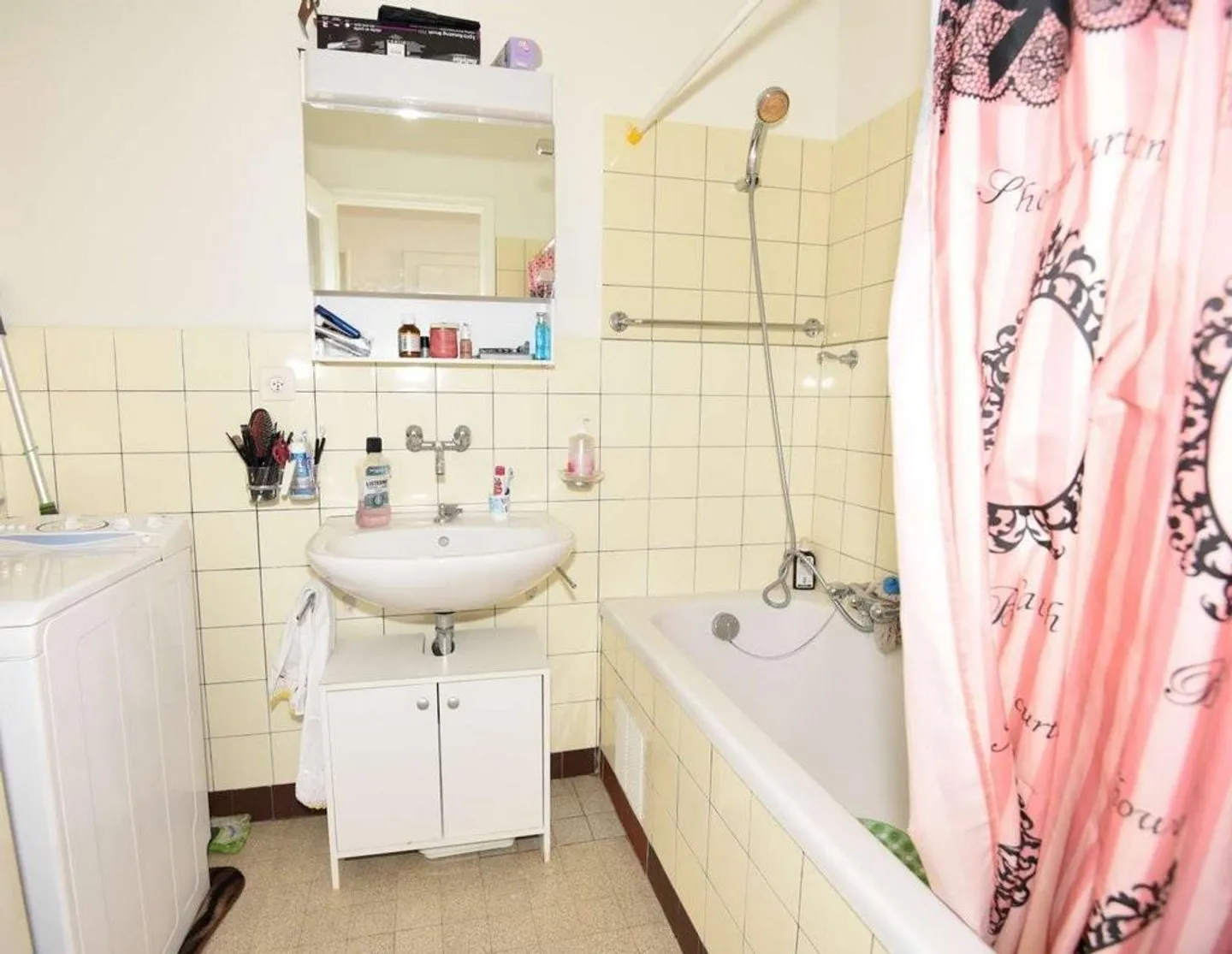 Proche Source, joli appartement de 3.5 pièces avec grand balcon - Foto 9 di 10