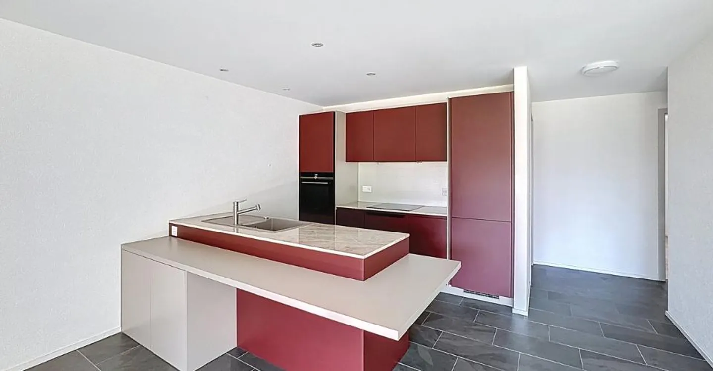 4.5-room attic apartment with large balcony/terrace - Photo 2 of 12