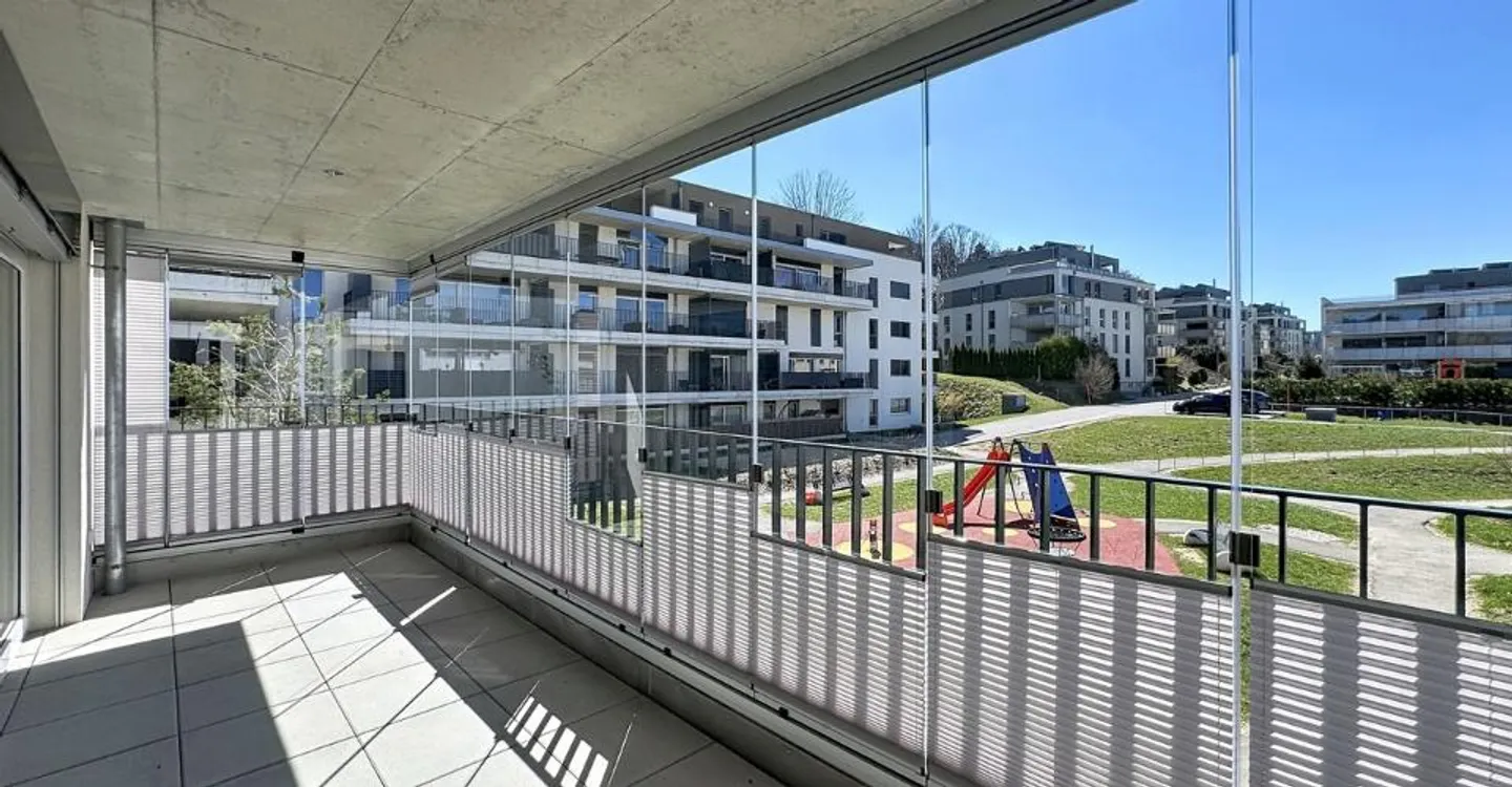 4.5-room attic apartment with large balcony/terrace - Photo 4 of 12