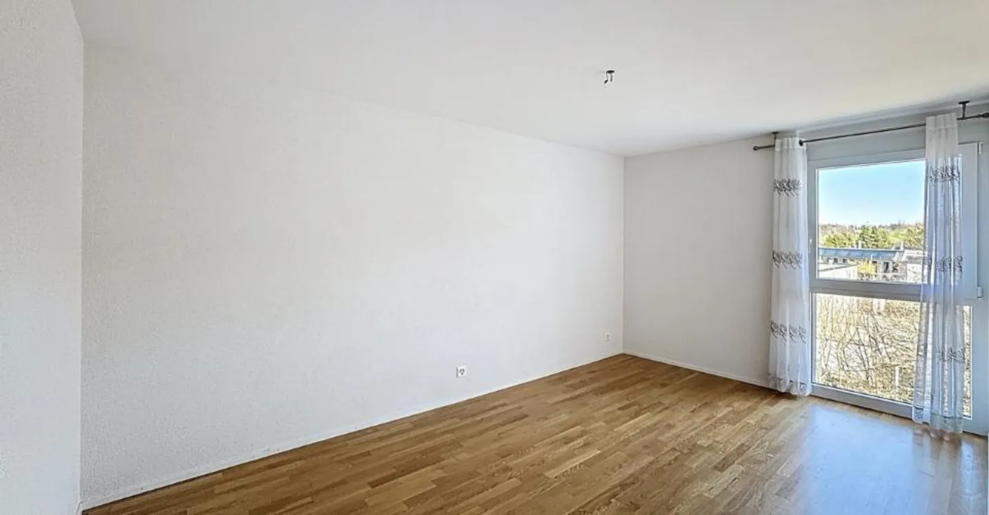 4.5-room attic apartment with large balcony/terrace - Photo 5 of 12