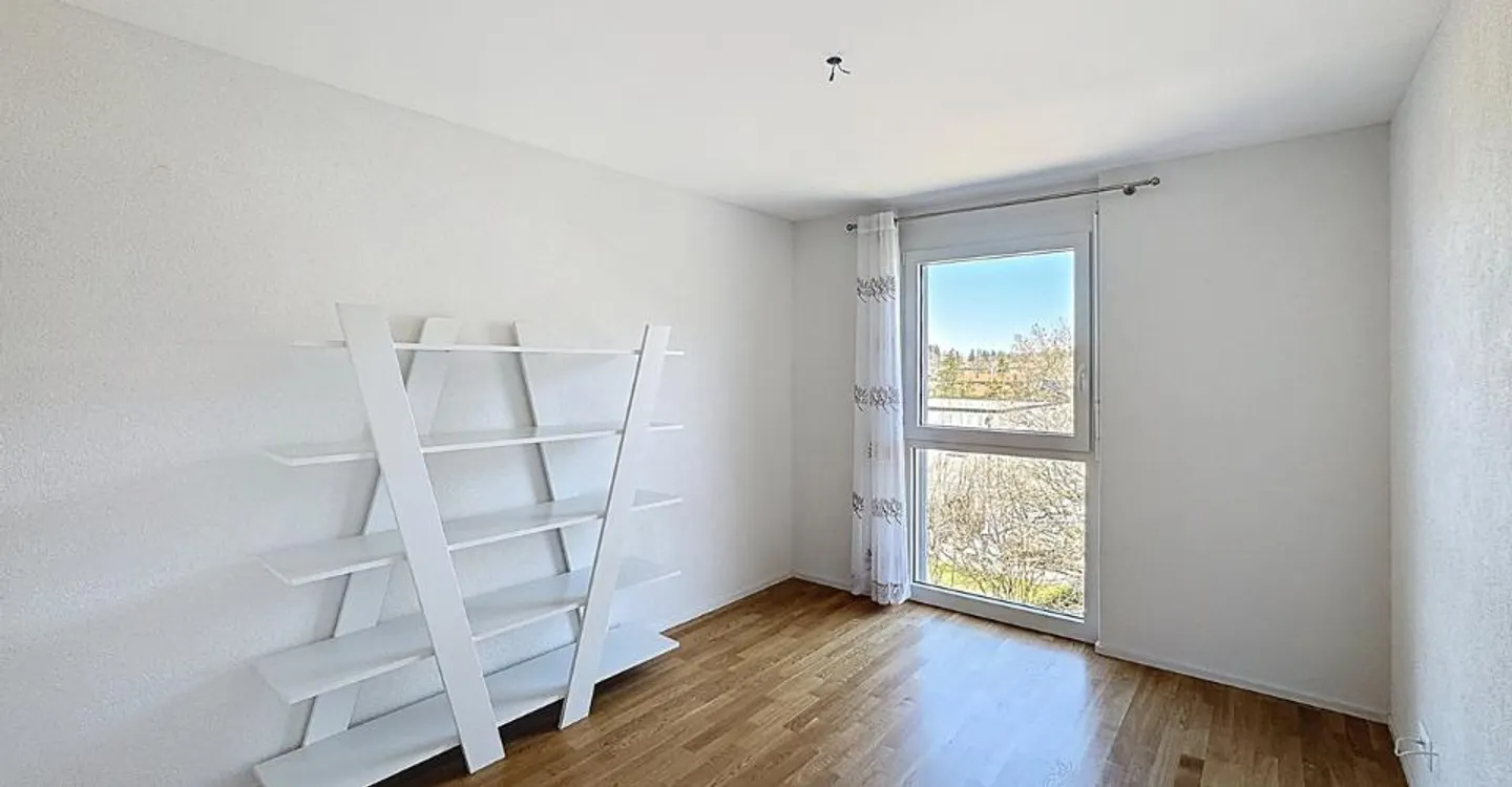 4.5-room attic apartment with large balcony/terrace - Photo 6 of 12