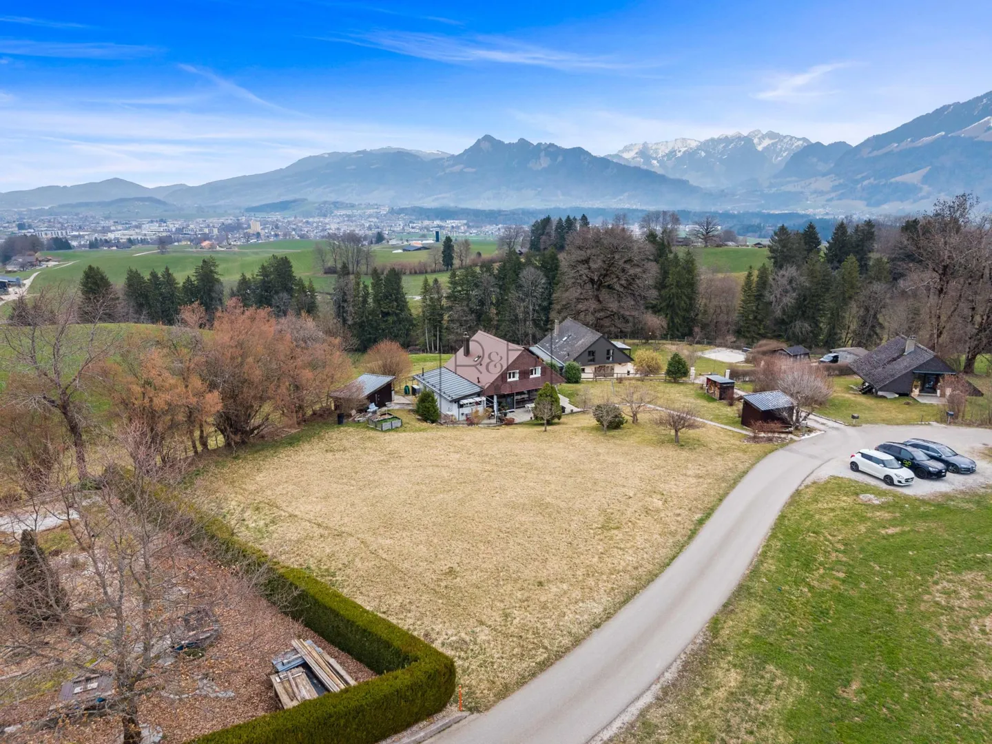 Charming Detached House - Photo 1 of 10