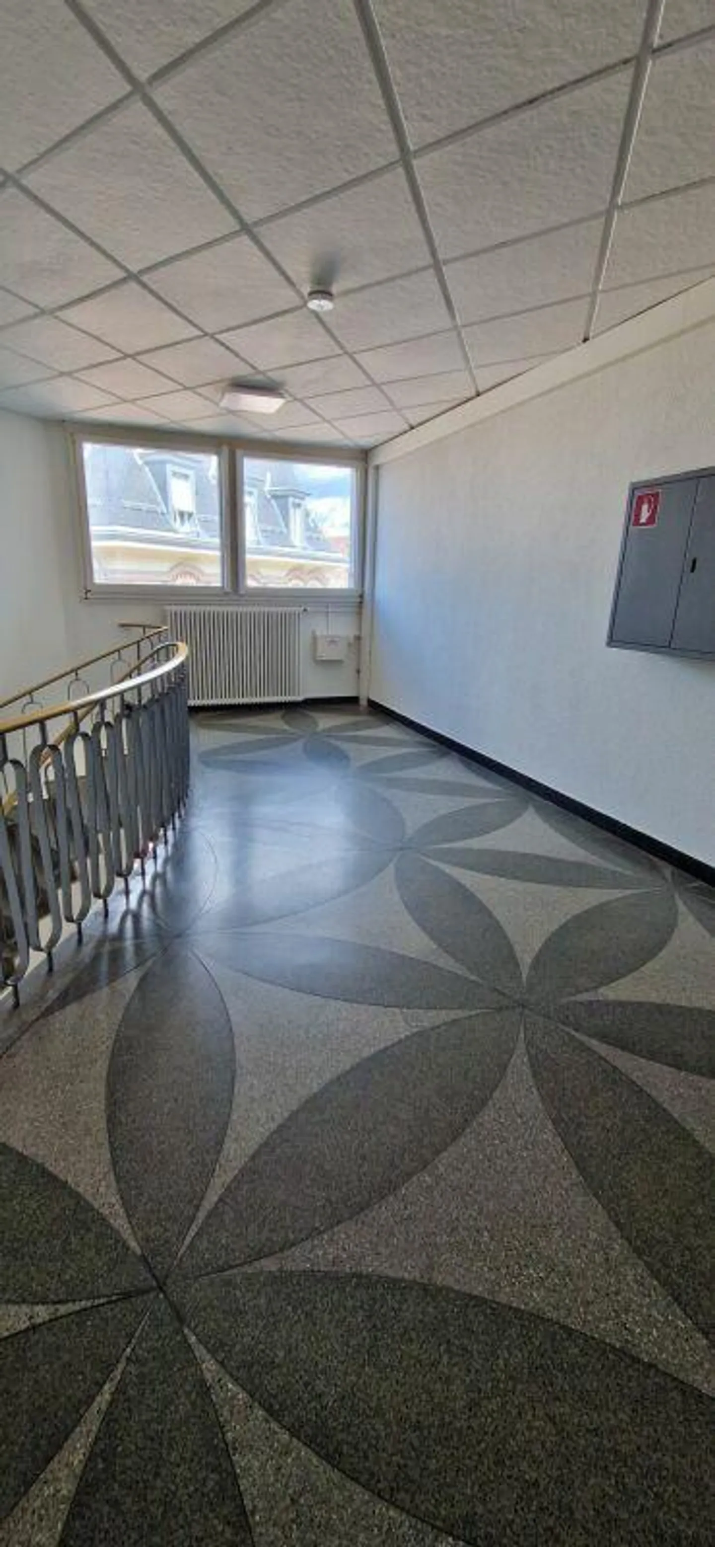 Ufficio centrale cerca nuovi inquilini - Foto 1 di 10