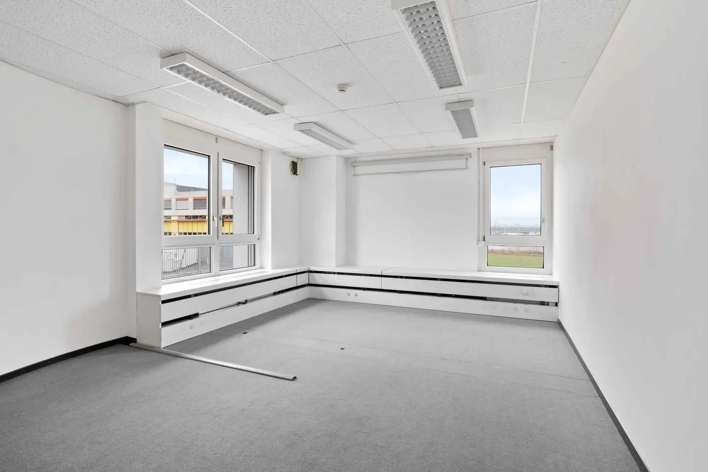 Espace de Bureau Flexible Proche des Nations - Photo 2 sur 5