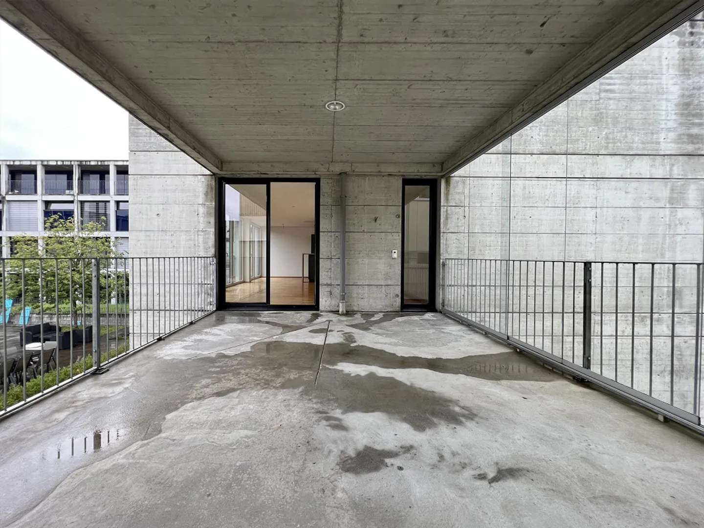 Quiet living in a central location - Photo 3 of 8