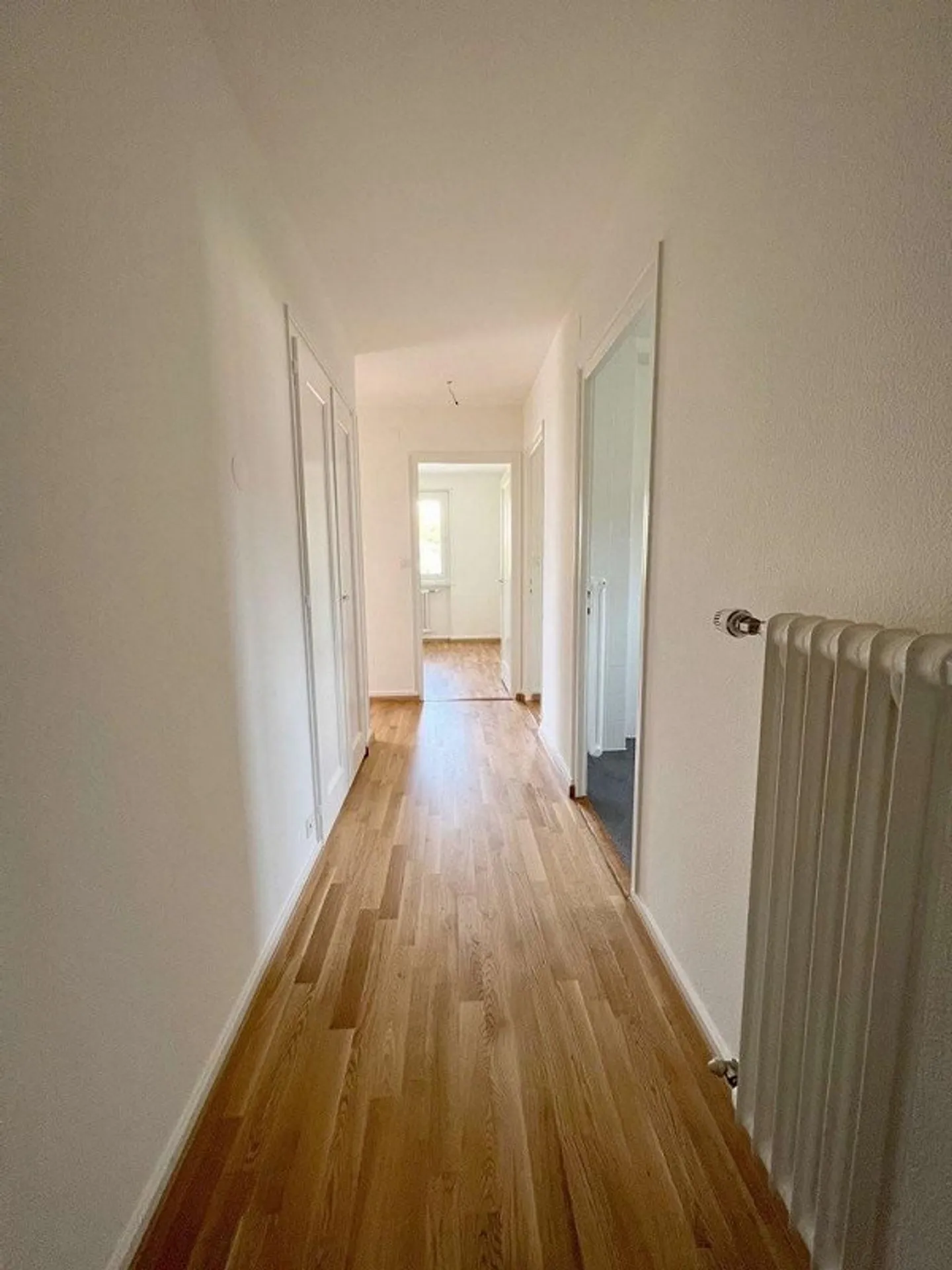 Bell'appartamento con vista sulle montagne in un quartiere tranquillo. - Foto 3 di 8