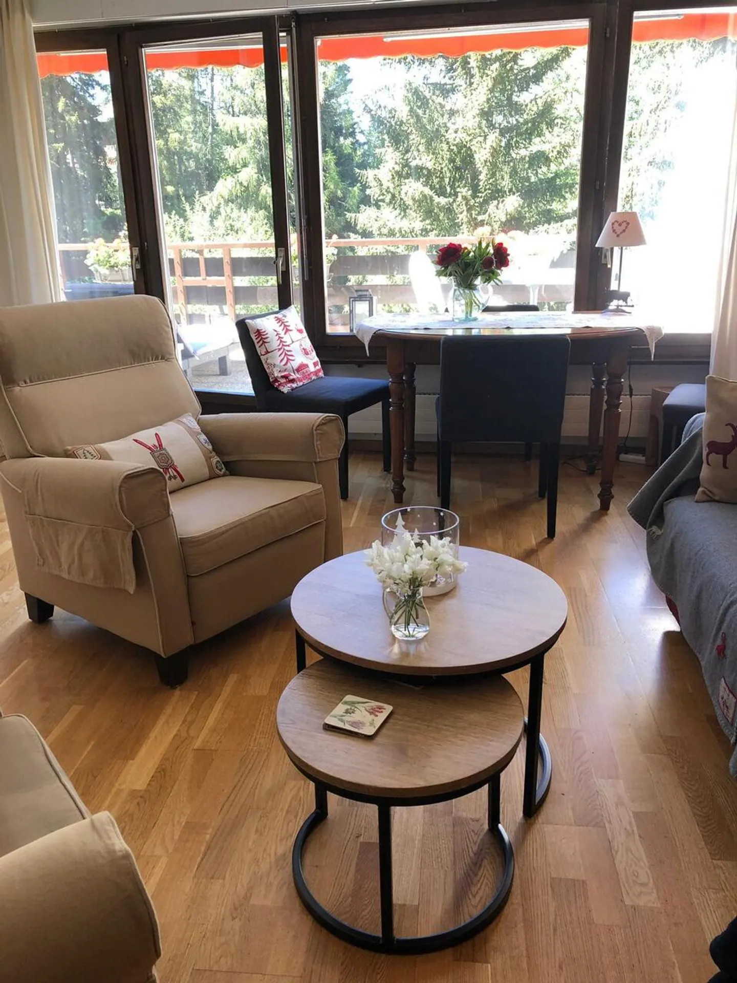 2.5-Room Apartment in the Heart of Crans-Montana - Photo 2 of 12