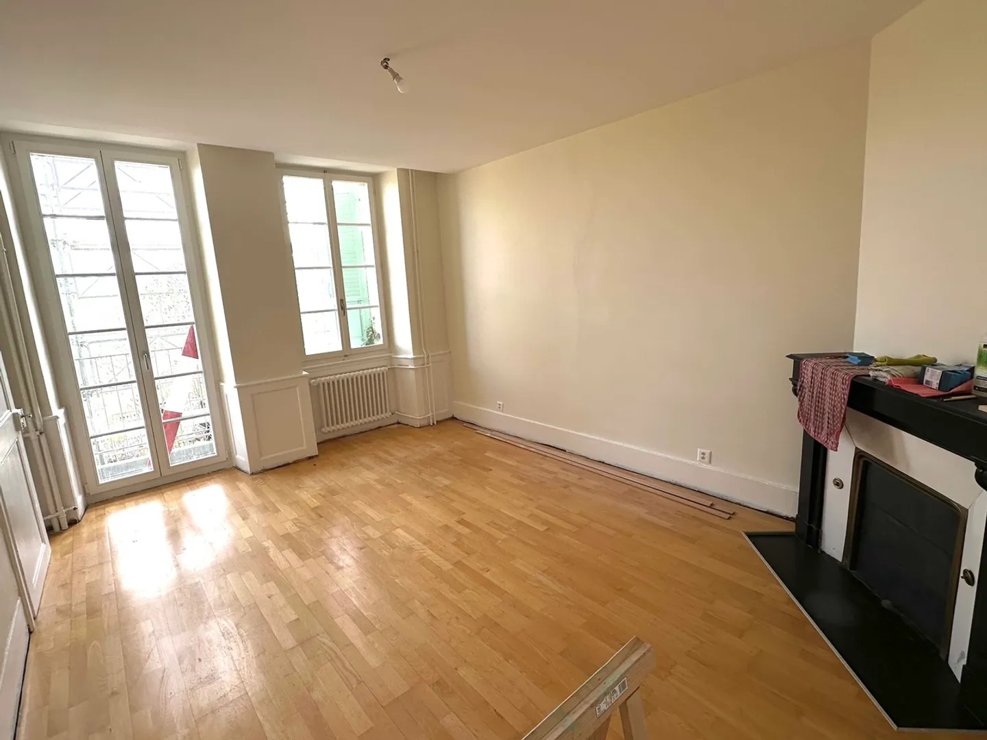 Bel appartement lumineux, rénové en 2025, balcon, cuisine ouverte - Photo 3 sur 6