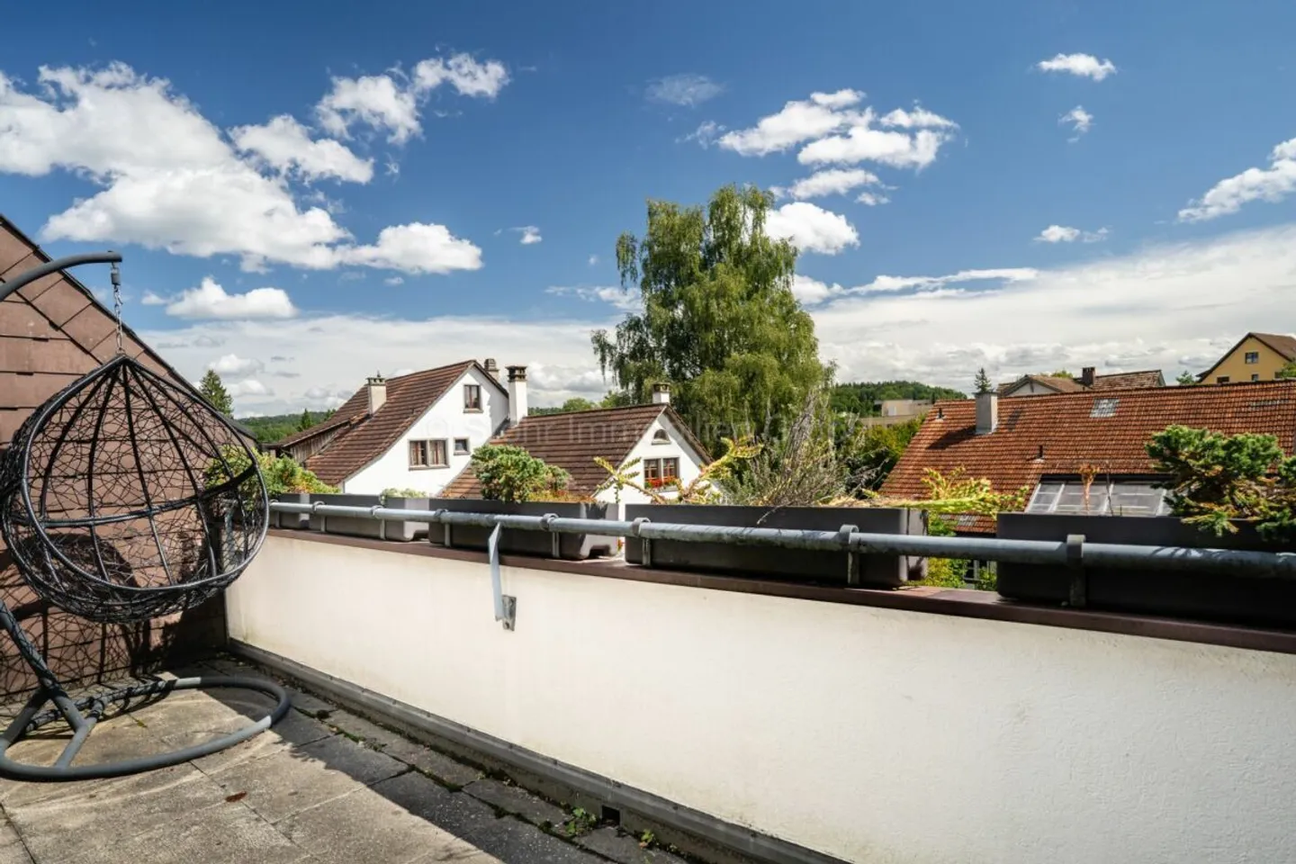 Maison individuelle spacieuse de 6,5 pièces avec un bel environnement - Photo 12 sur 24