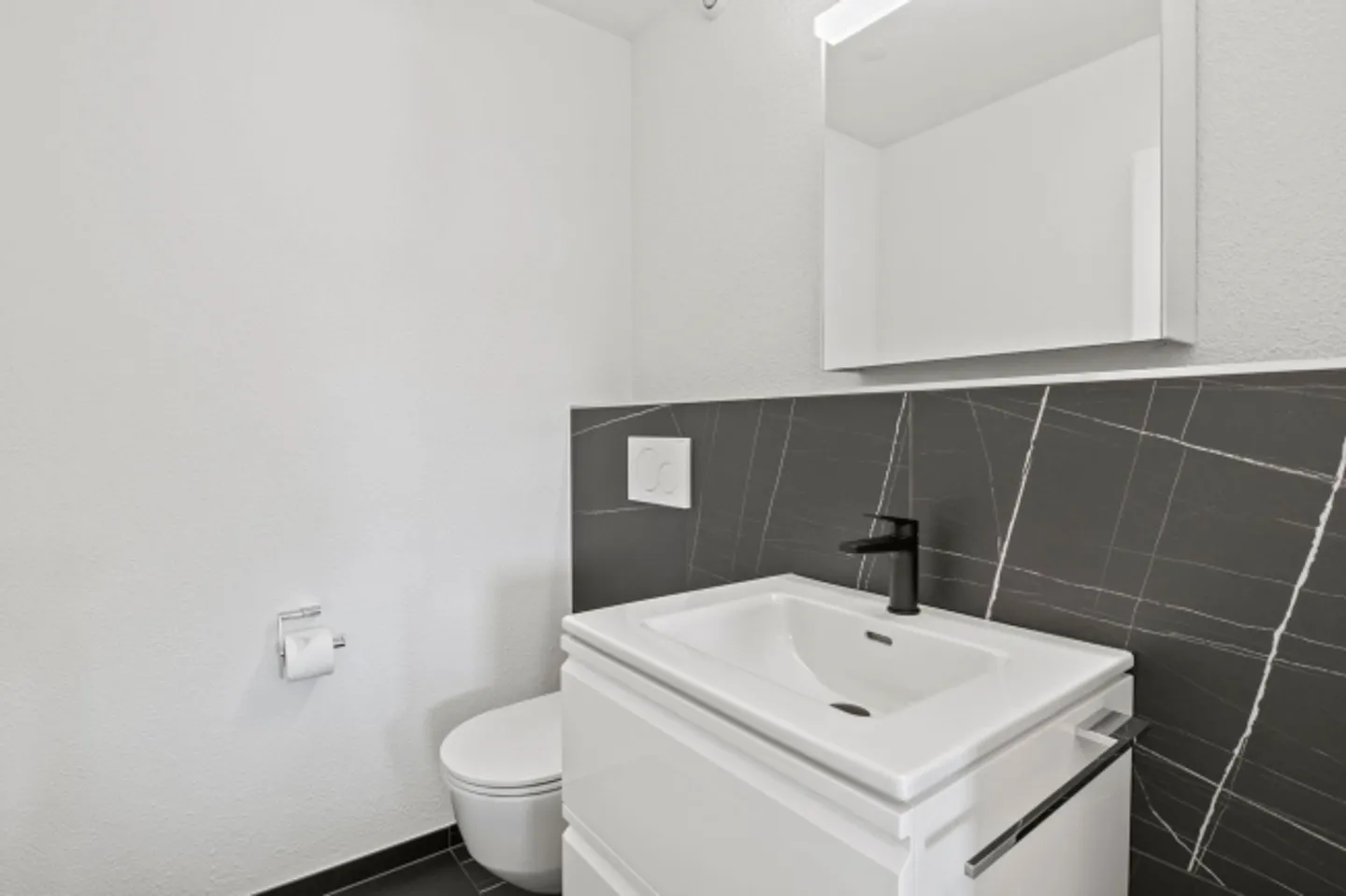 Moderno appartamento di 4,5 stanze con vista a Beggingen - Foto 8 di 13