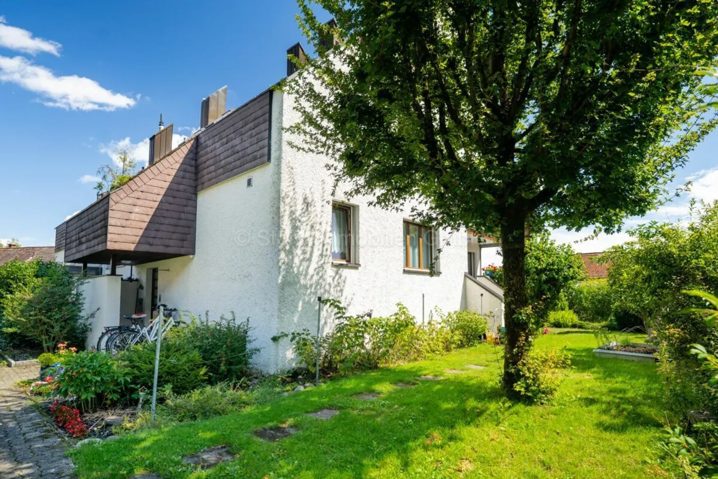 Maison individuelle spacieuse de 6,5 pièces avec un bel environnement - Photo 22 sur 24