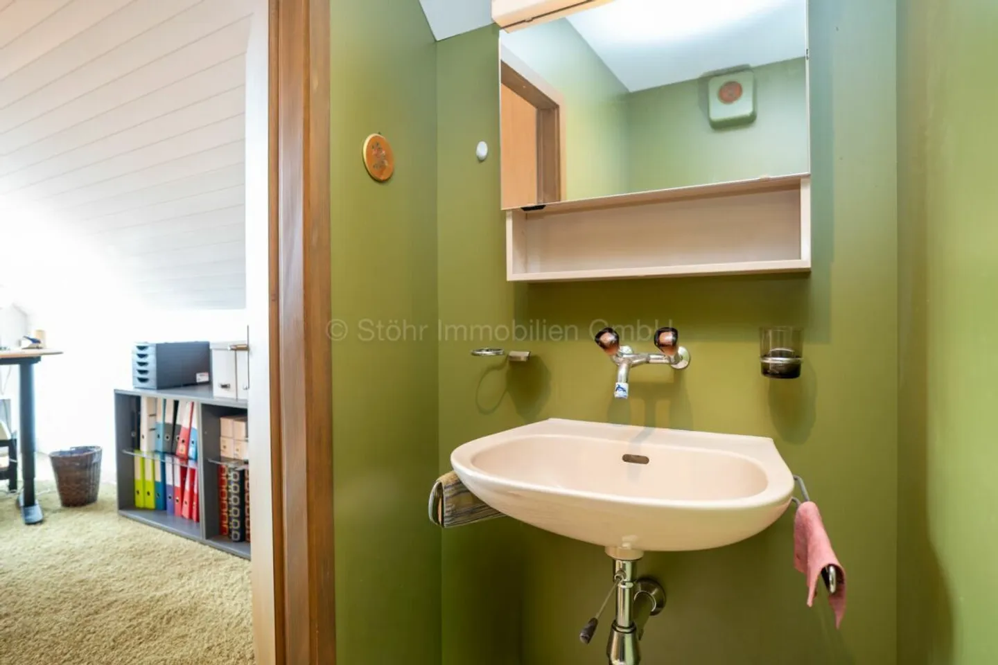 Maison individuelle spacieuse de 6,5 pièces avec un bel environnement - Photo 16 sur 24