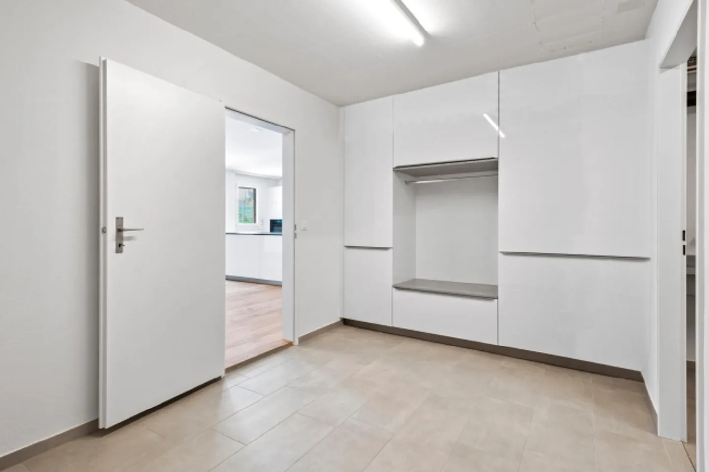 Moderno appartamento di 4,5 stanze con vista a Beggingen - Foto 13 di 13