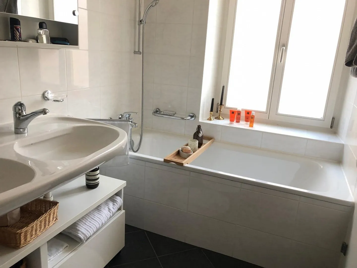 Living in the middle of Zurich - Photo 3 of 7