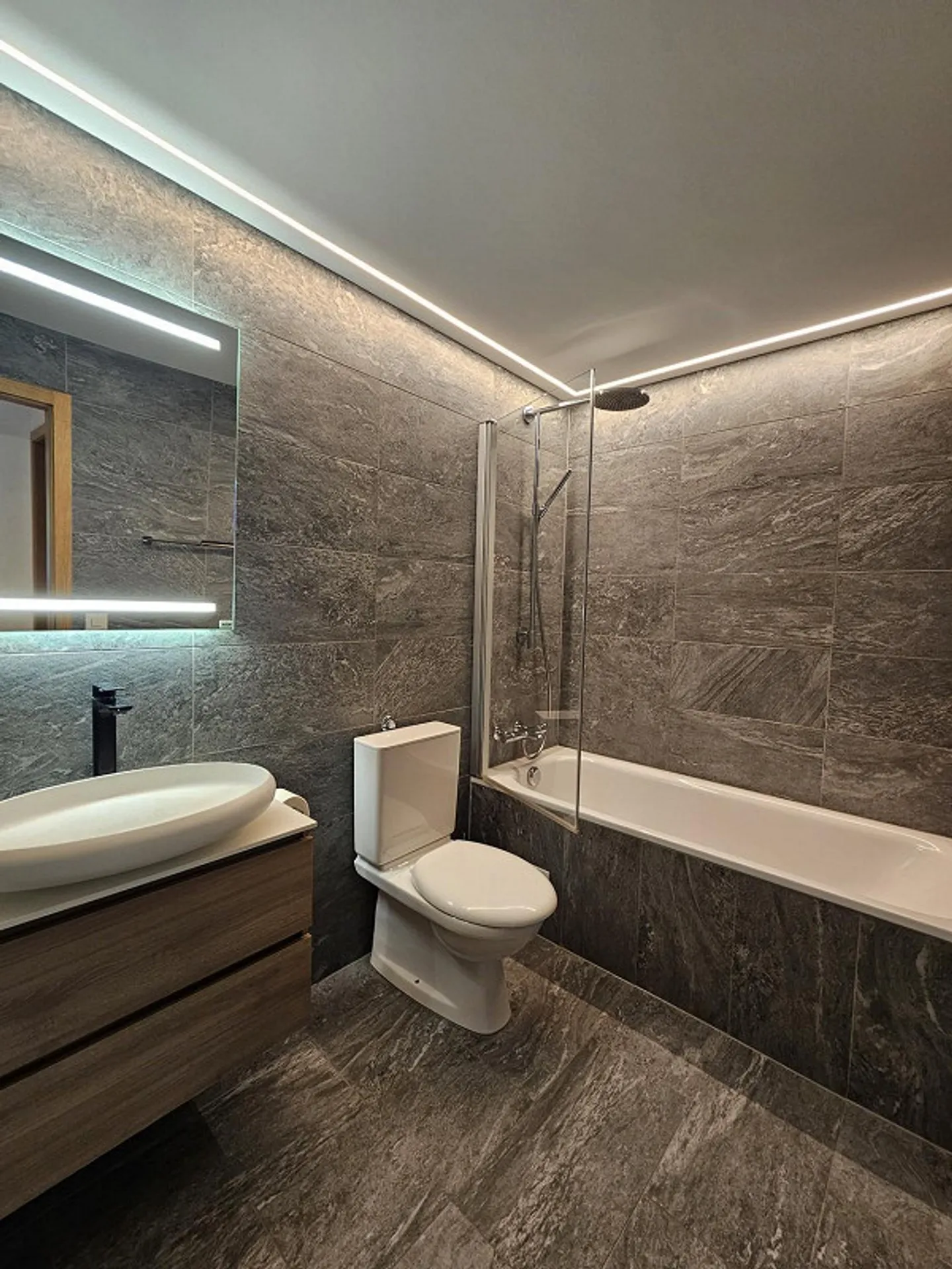 Appartement moderne de 3,5 pièces avec balcon - Photo 4 sur 9