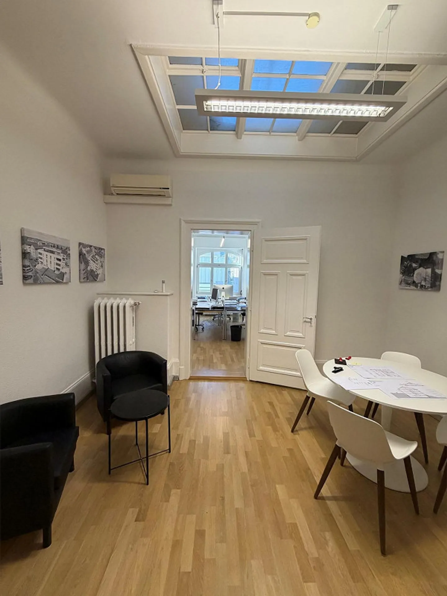 Attractive Office in the Heart of Bern - Photo 2 of 3