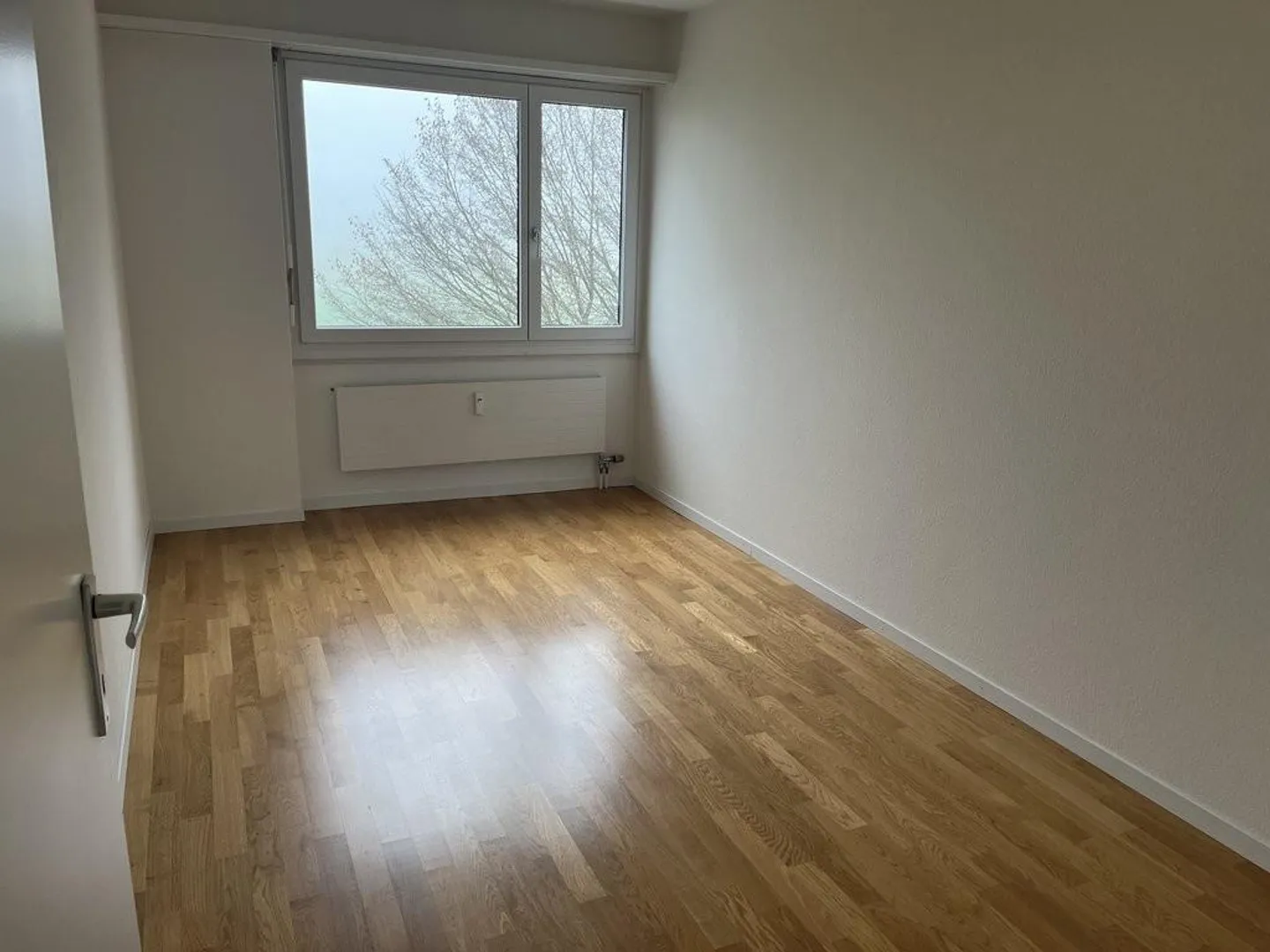 Grosszügige 5.5-Zimmer-Wohnung - zentral und ruhig gelegen - Foto 7 von 12