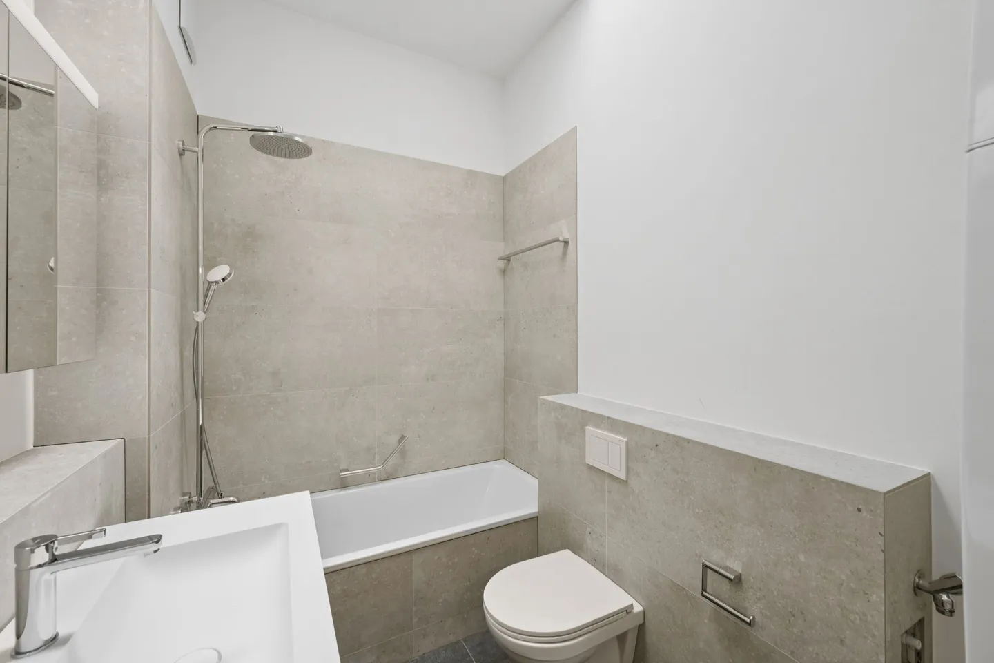 Première occupation après rénovation - Appartement en duplex avec espace jardin - Photo 7 sur 12