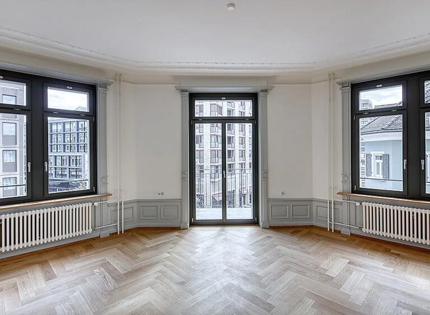 Appartement de 3,5 pièces exclusif avec charme historique et luxe contemporain – au cœur de Zurich - Photo 2 sur 10
