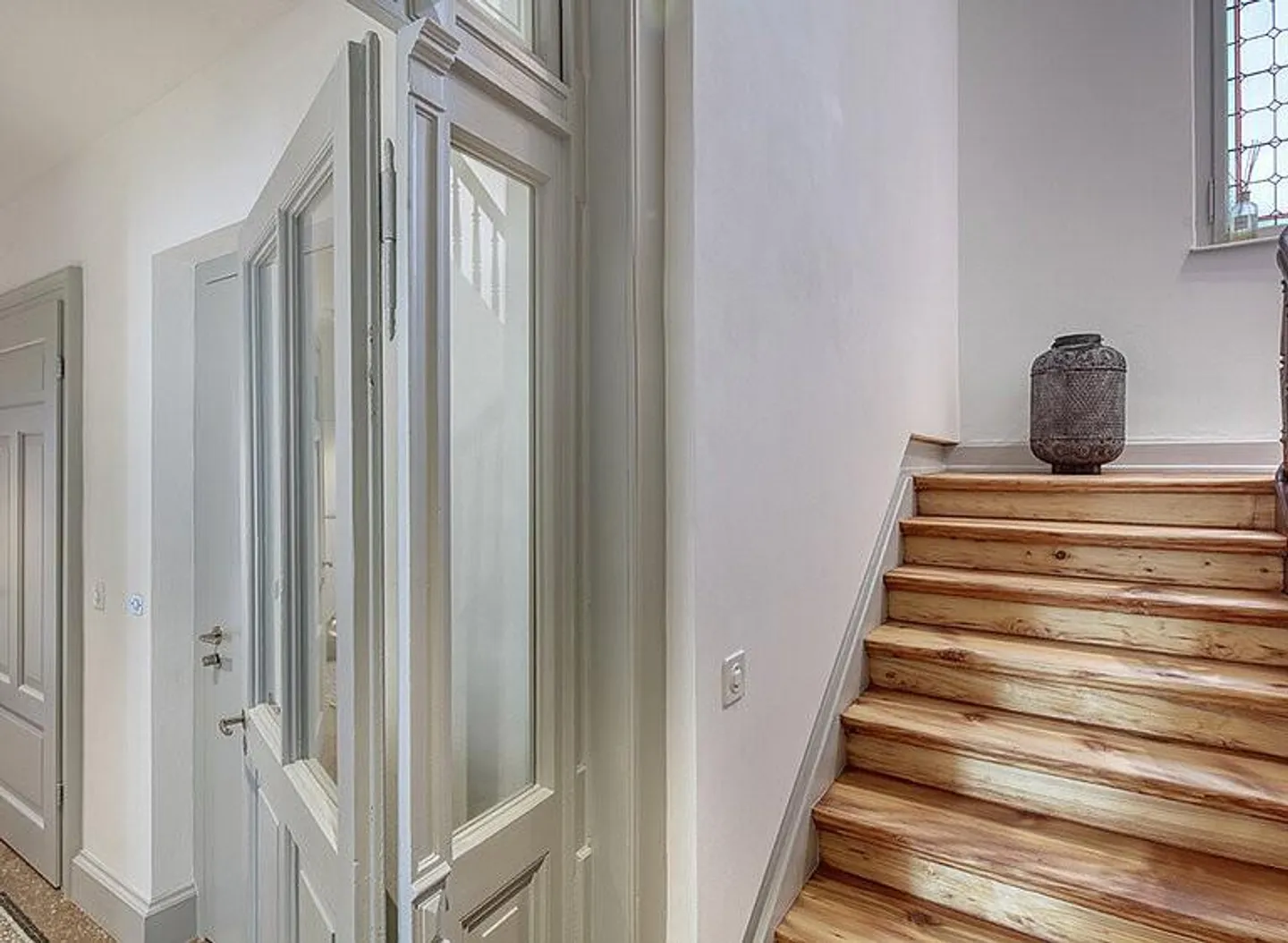 Appartement de 3,5 pièces exclusif avec charme historique et luxe contemporain – au cœur de Zurich - Photo 3 sur 10