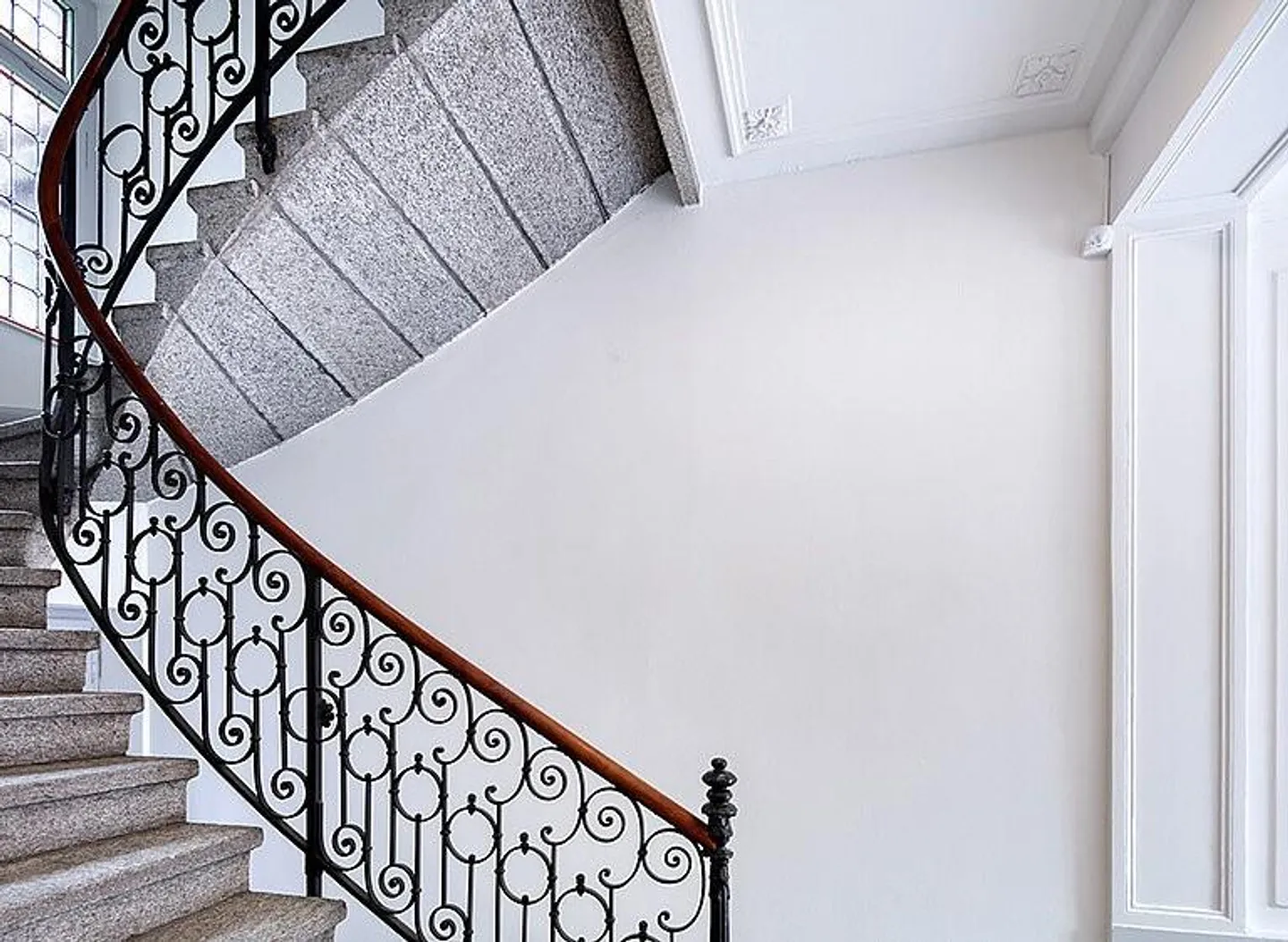 Appartement de 3,5 pièces exclusif avec charme historique et luxe contemporain – au cœur de Zurich - Photo 9 sur 10