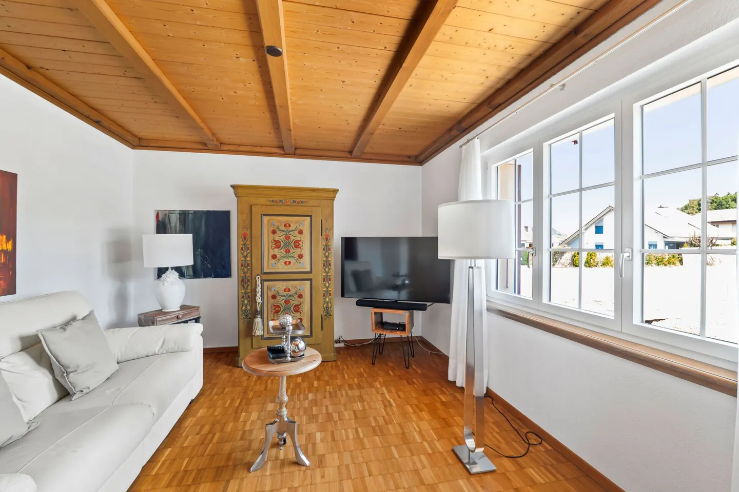 Casa unifamiliare ben tenuta con 6 camere in una posizione tranquilla e soleggiata a Rothrist - Foto 11 di 21