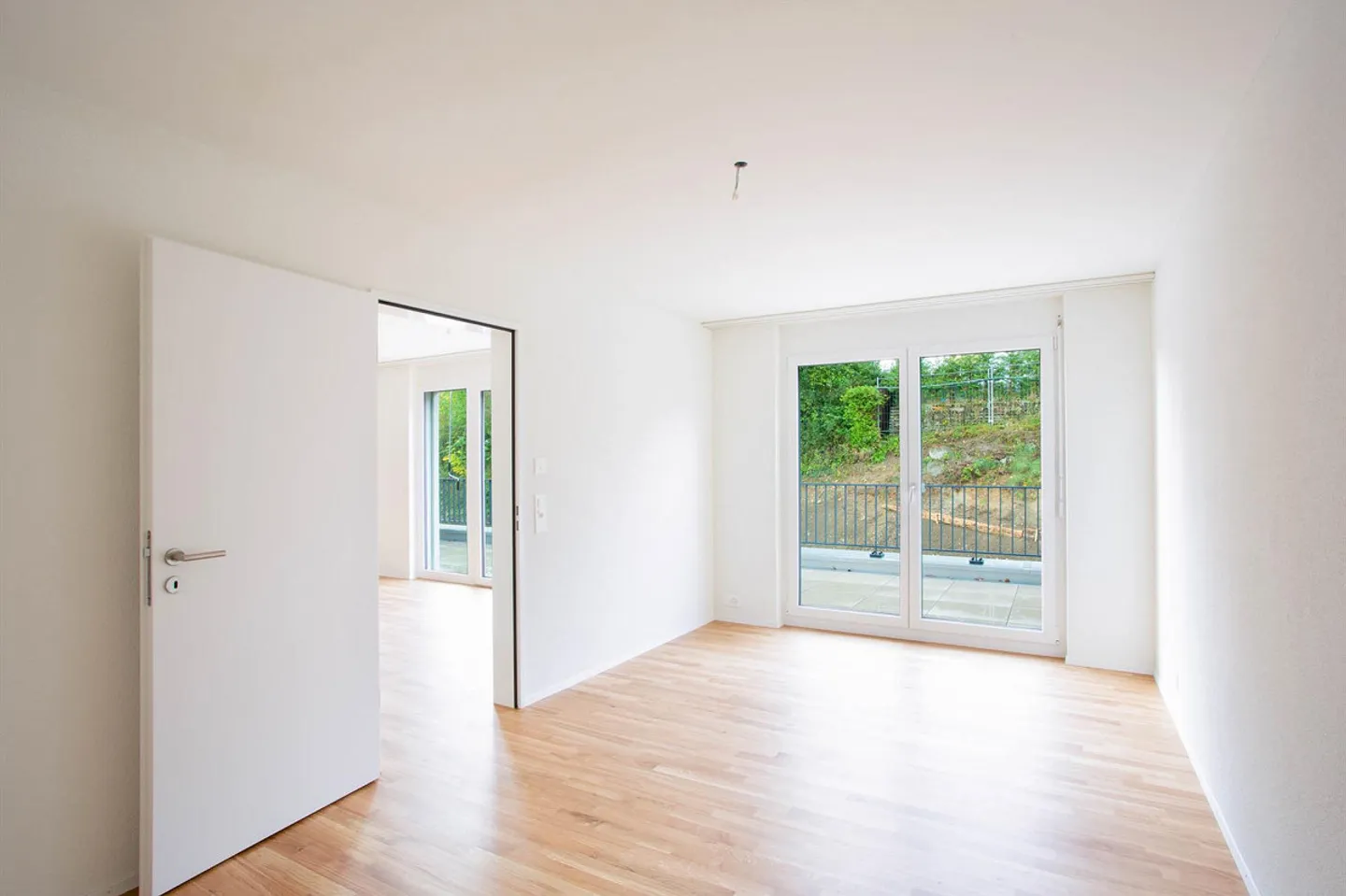 Top modern 2.5 room apartment in the green - Photo 7 of 9