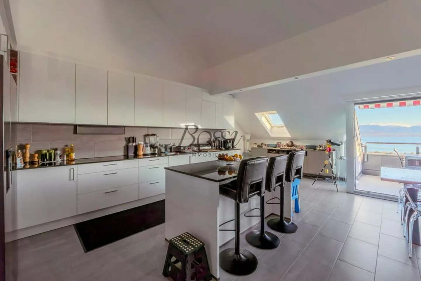 A 8 mn de la gare de Rolle, attique avec vue lac-Alpes-vignobles - Foto 3 di 13