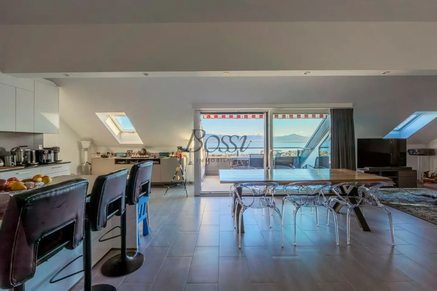 A 8 mn de la gare de Rolle, attique avec vue lac-Alpes-vignobles - Foto 5 di 13