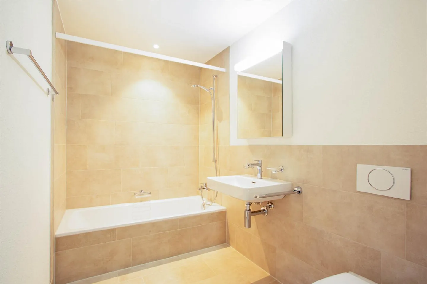 Top modern 2.5 room apartment in the green - Photo 5 of 9