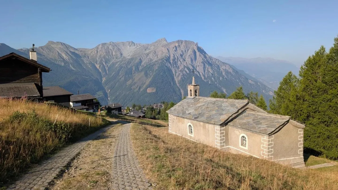 Chalet accogliente con vista panoramica sulle montagne vallesane - Foto 4 di 10