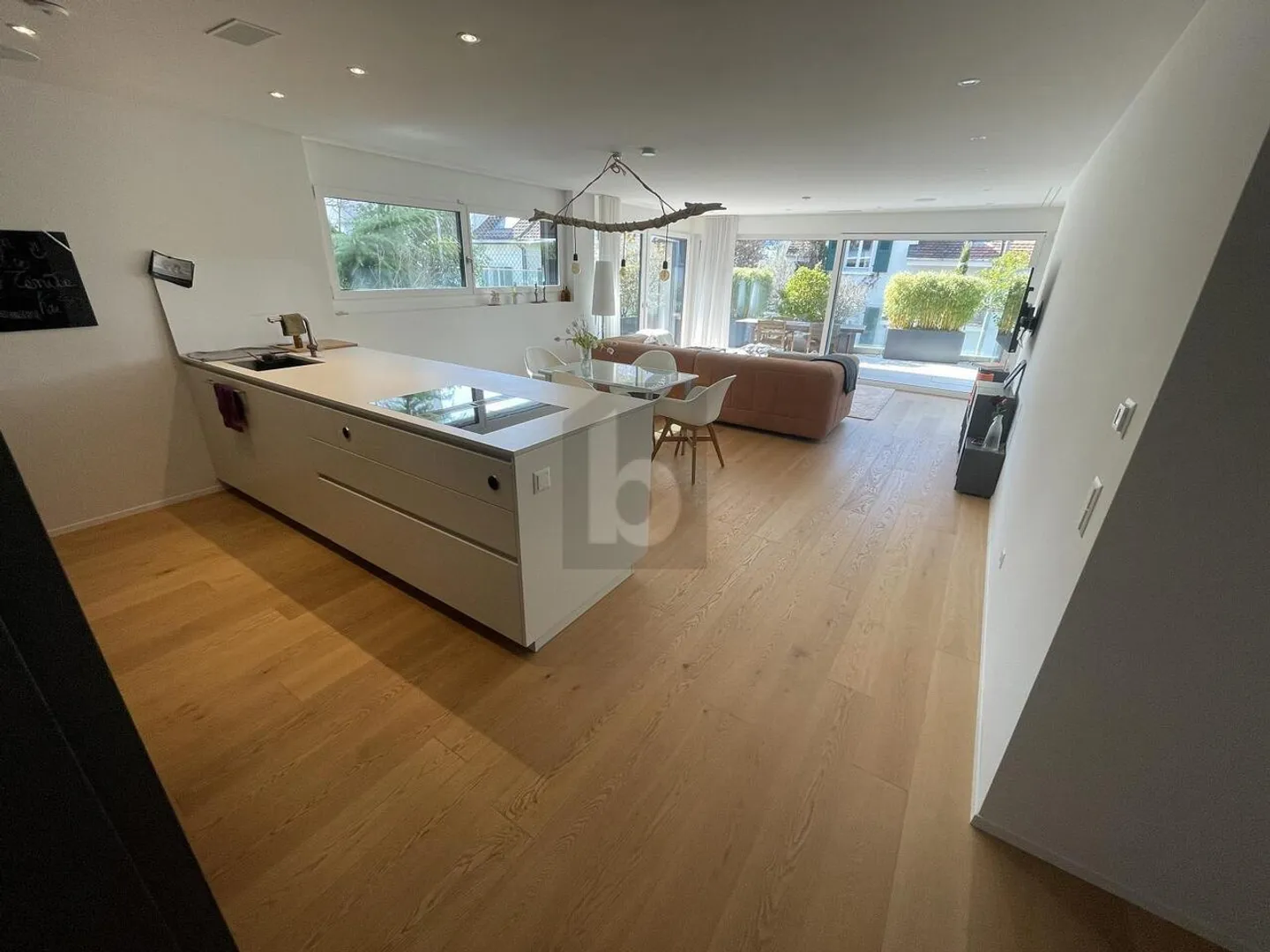 EXCLUSIVE, QUIET AND WITH A LARGE TERRACE - Photo 3 of 6