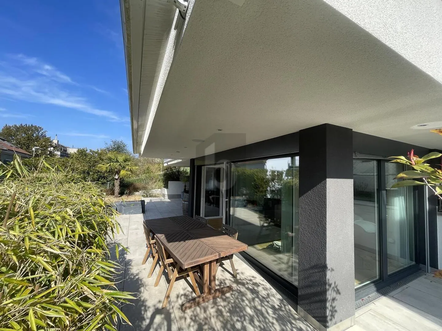 EXCLUSIVE, QUIET AND WITH A LARGE TERRACE - Photo 2 of 6