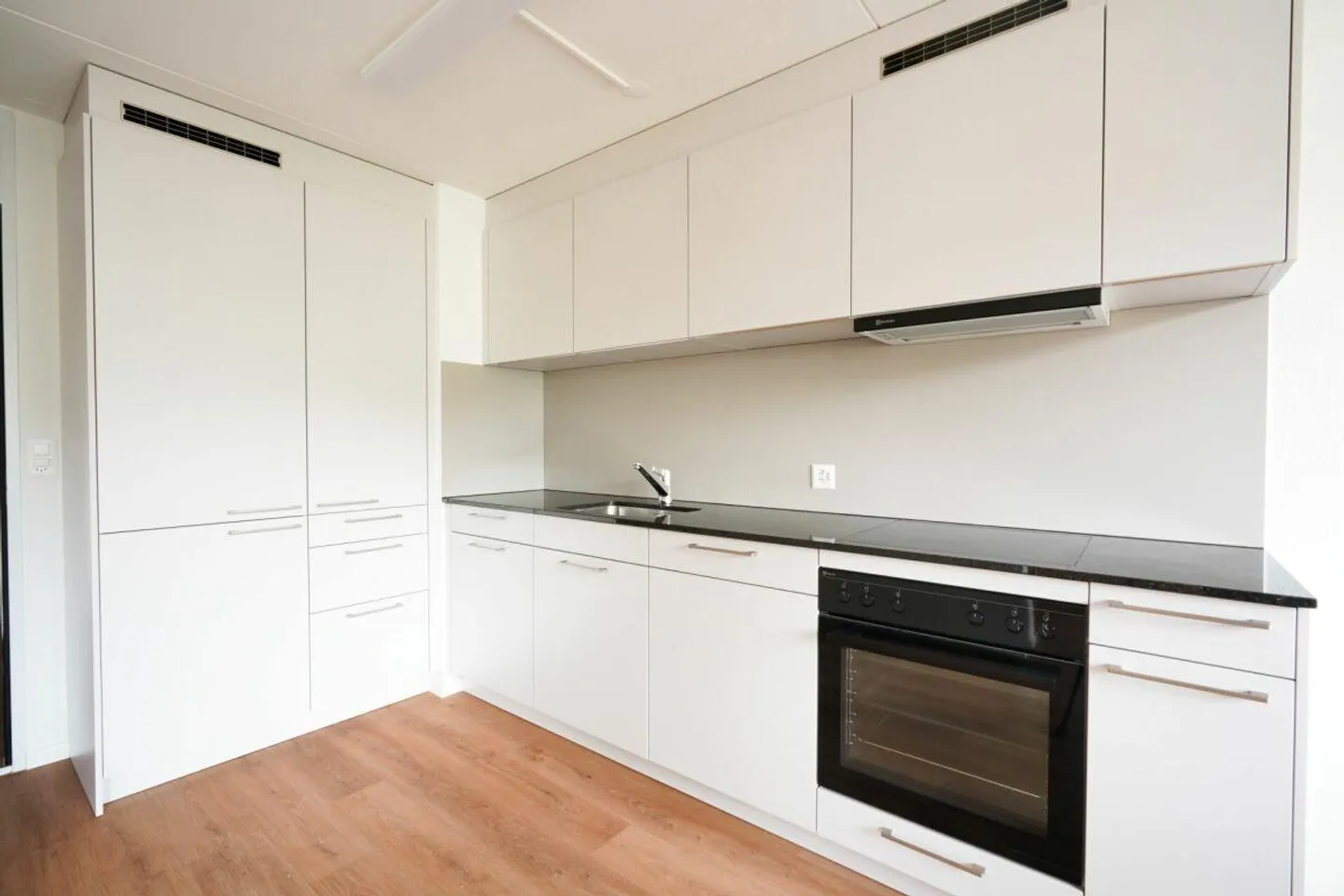 Appartement 3.5 pièces entièrement rénové à Wattwil - Photo 2 sur 11