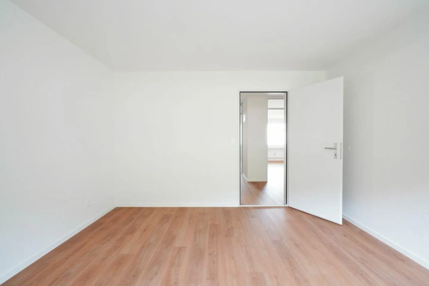 Appartement 3.5 pièces entièrement rénové à Wattwil - Photo 6 sur 11