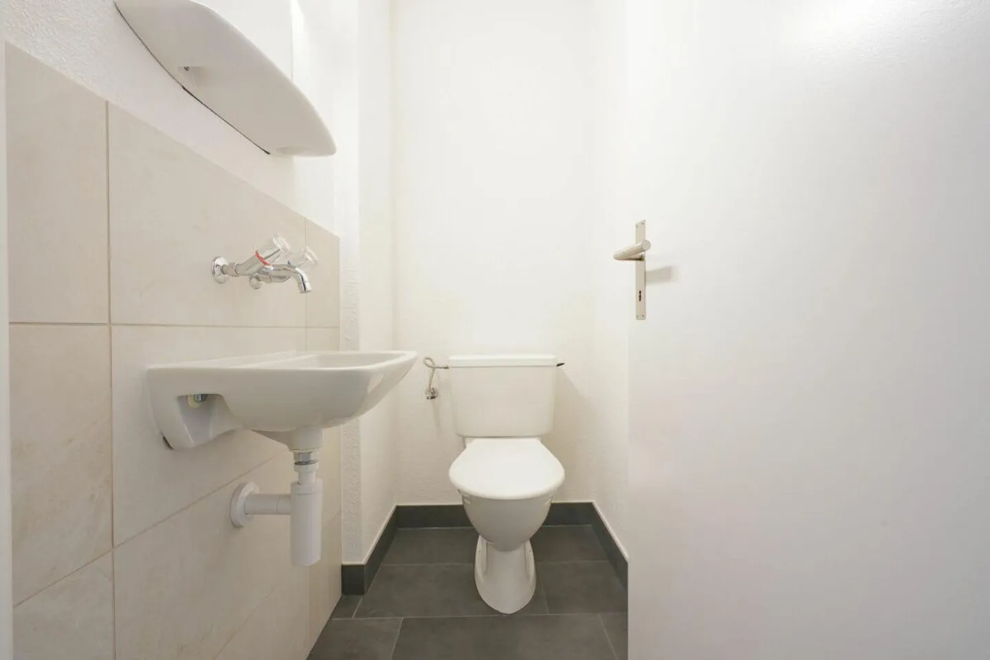 Appartement 3.5 pièces entièrement rénové à Wattwil - Photo 9 sur 11