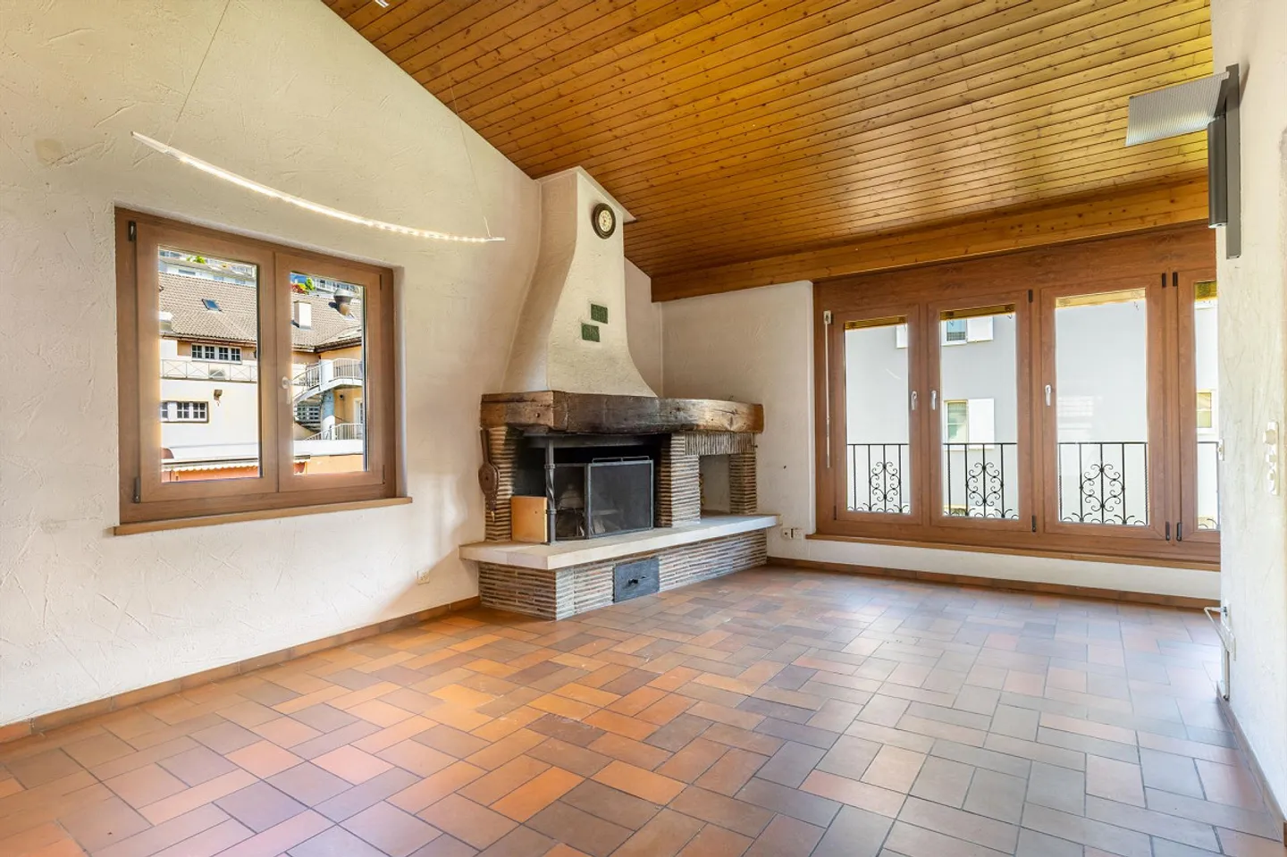 Charmantes Freistehendes Einfamilienhaus - Foto 4 von 17