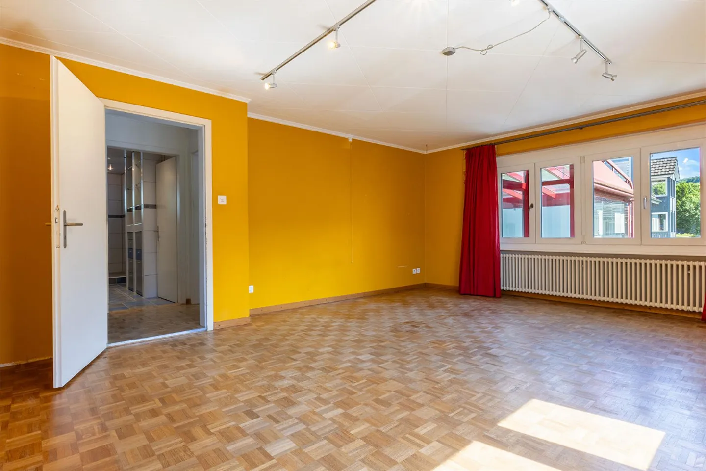 Charmantes Freistehendes Einfamilienhaus - Foto 6 von 17