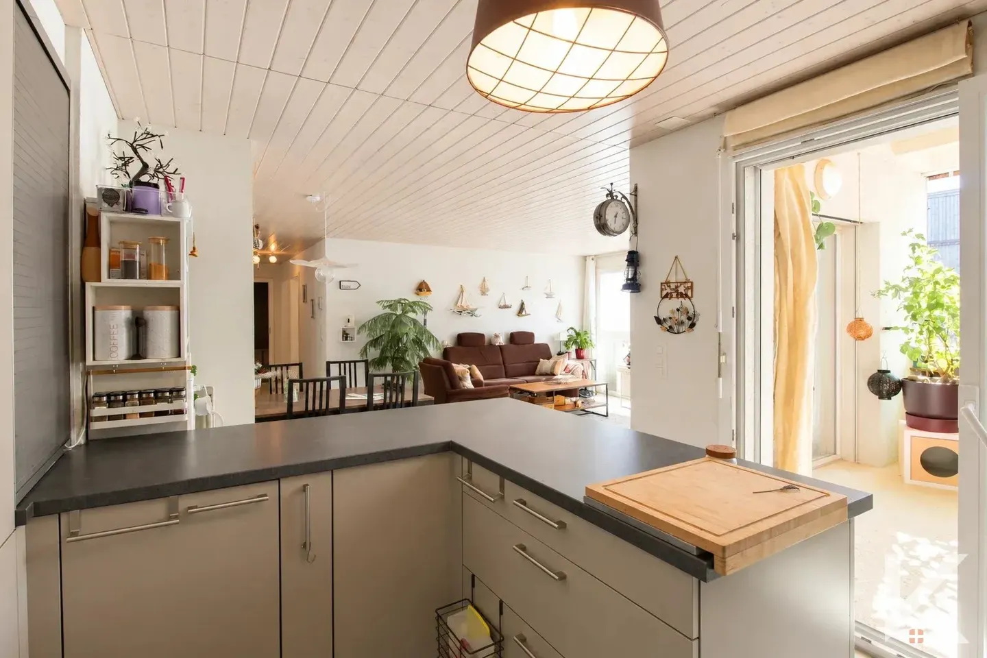 Bright 3.5-Room Apartment - Photo 1 of 14
