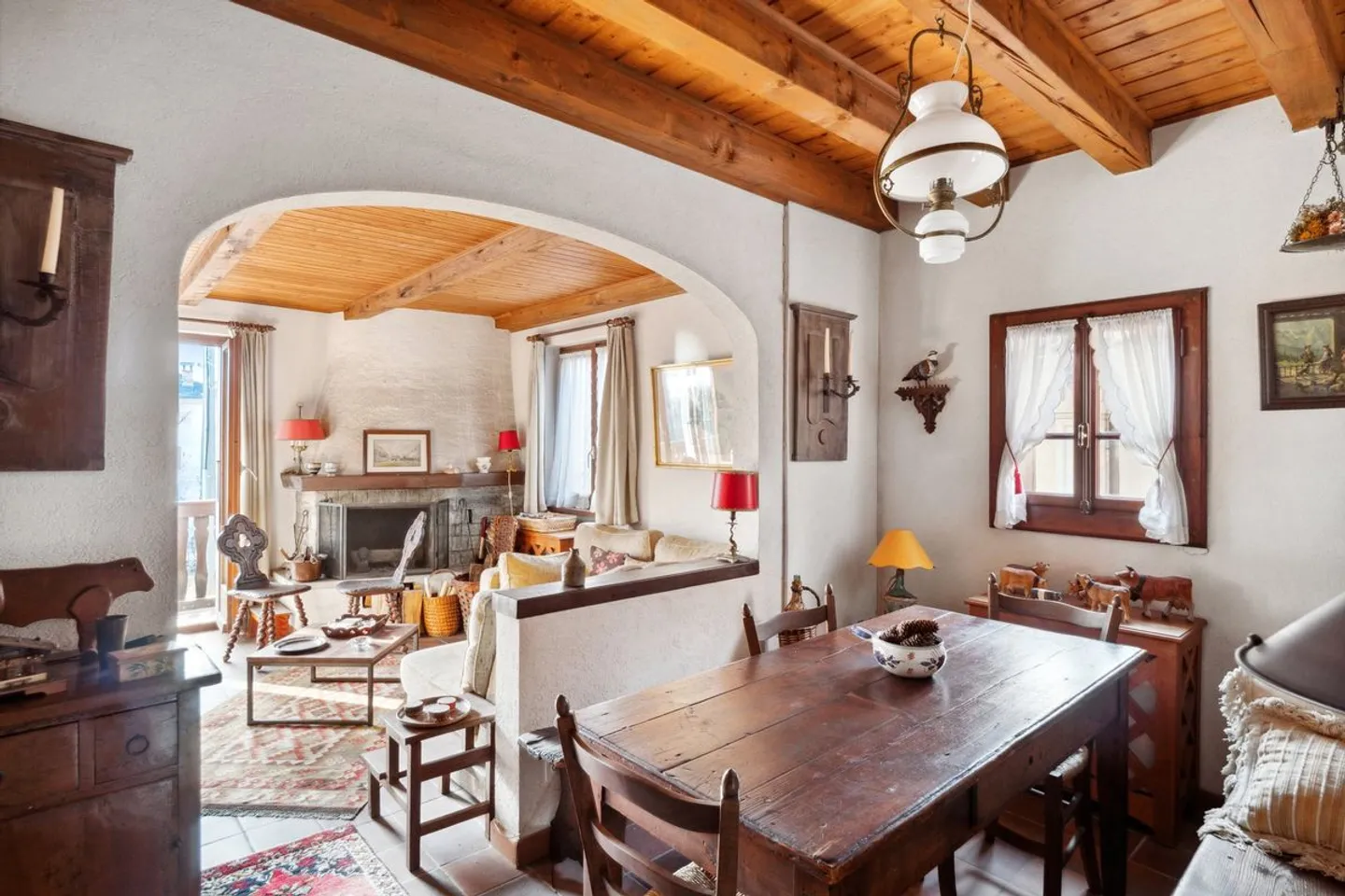 Charming Duplex Apartment - Photo 2 of 10