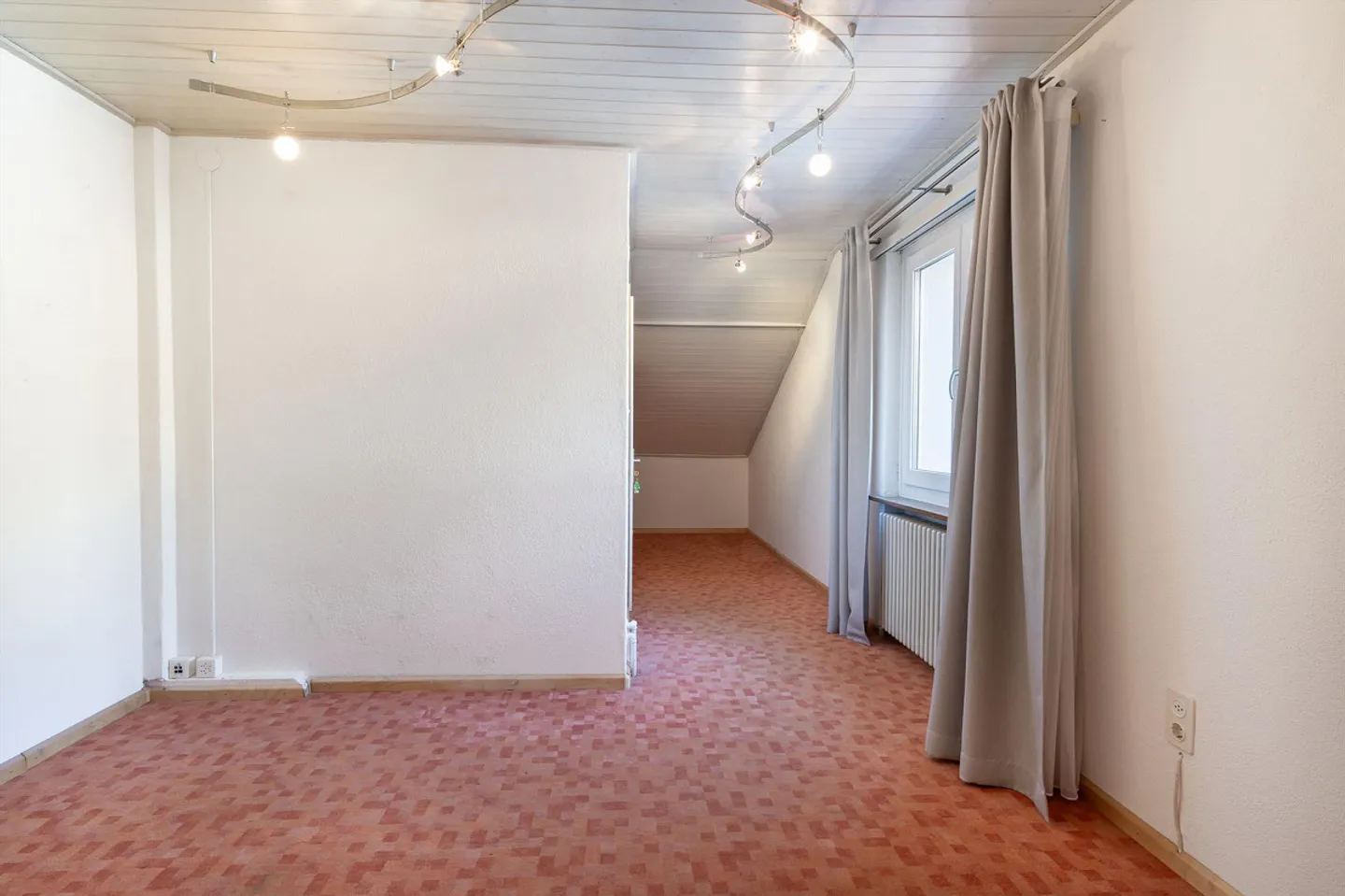 Charmantes Freistehendes Einfamilienhaus - Foto 10 von 17