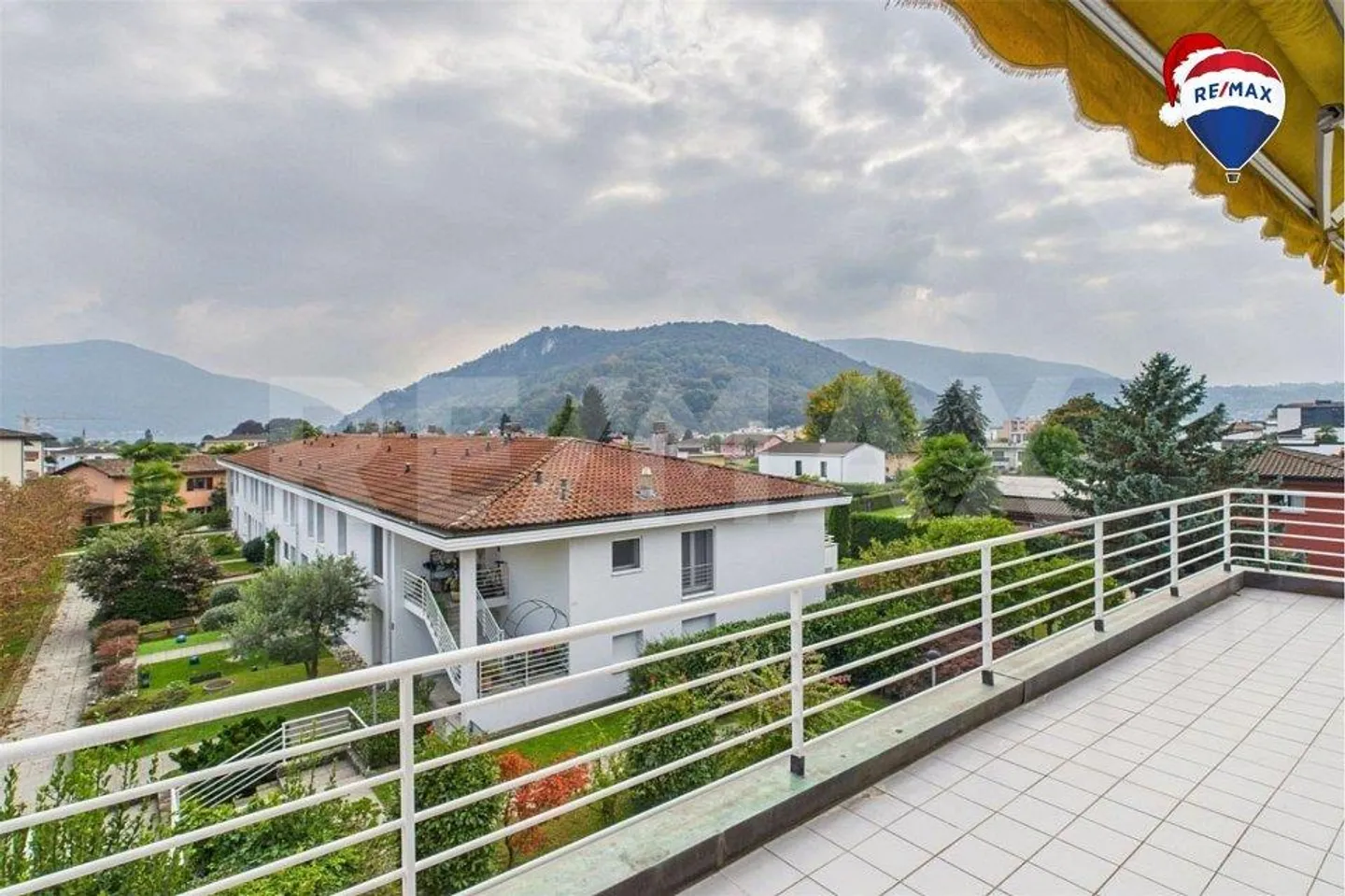 Helle 4 Attikawohnung Zimmer in Caslano mit schöner Aussicht - Foto 1 von 13