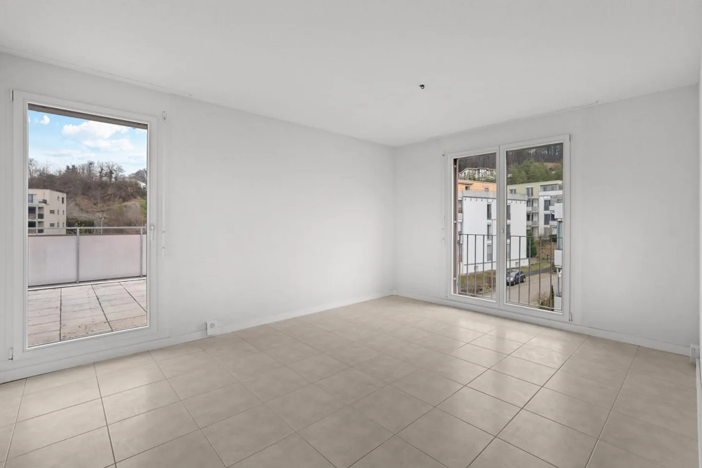 BAIGNÉ DE LUMIÈRE ET CHARMANT, AVEC VUE PANORAMIQUE - Photo 4 sur 13