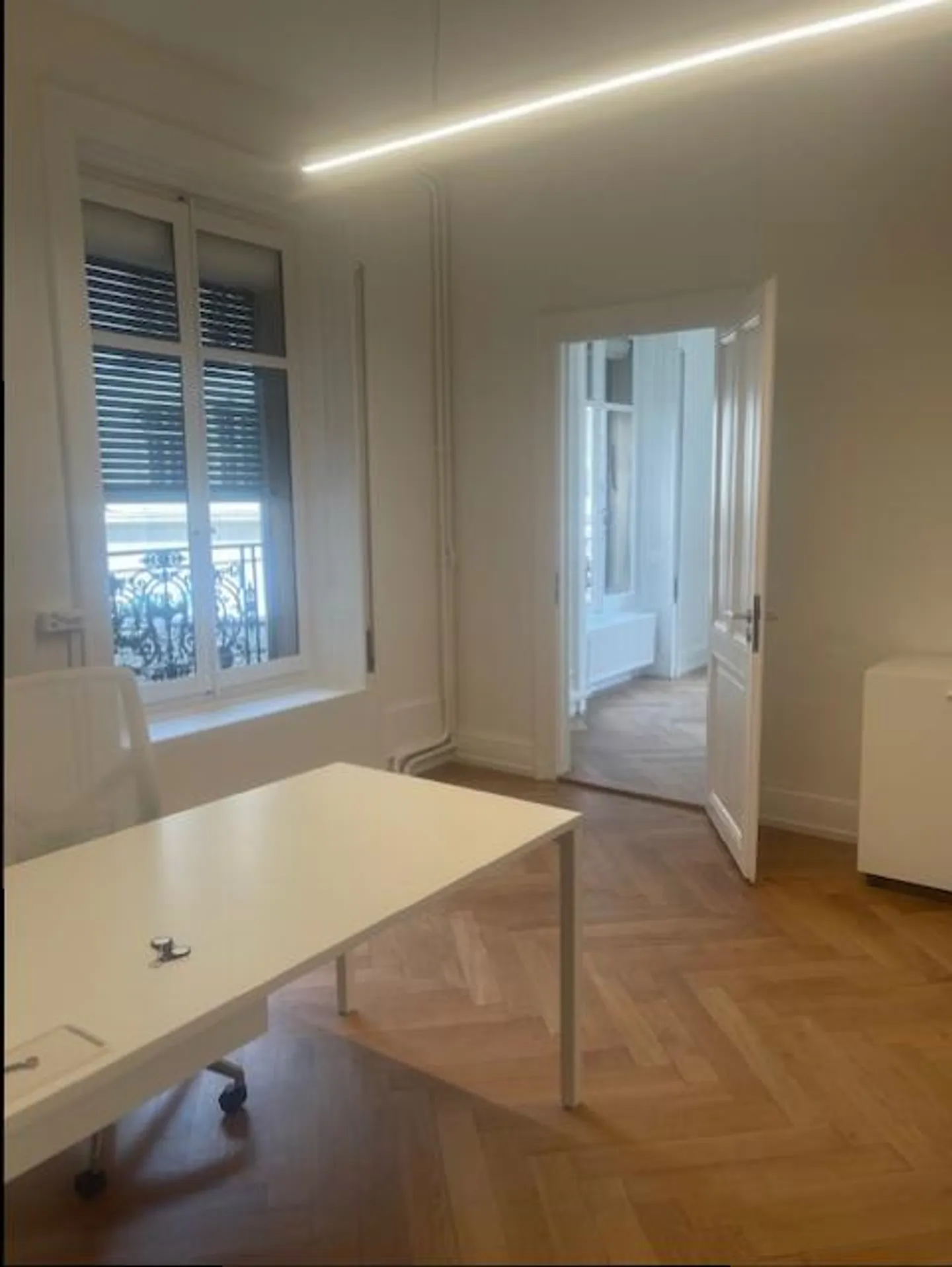 Modernes Coworking-Büro - Foto 4 von 6