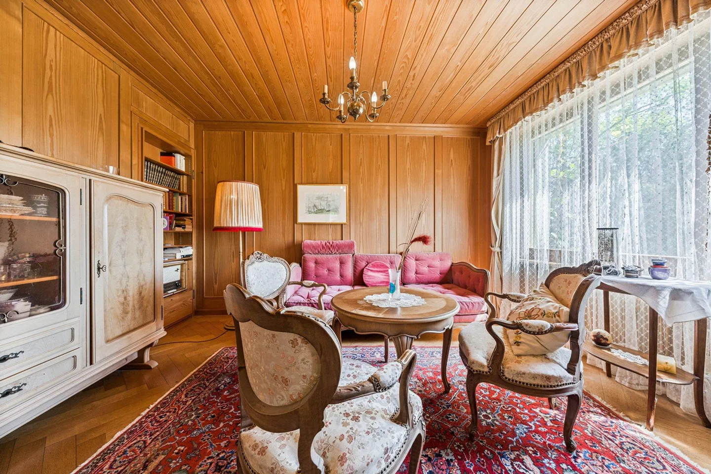 AgentSelly - Charming Single-Family Home in a Quiet Location - Photo 2 of 11
