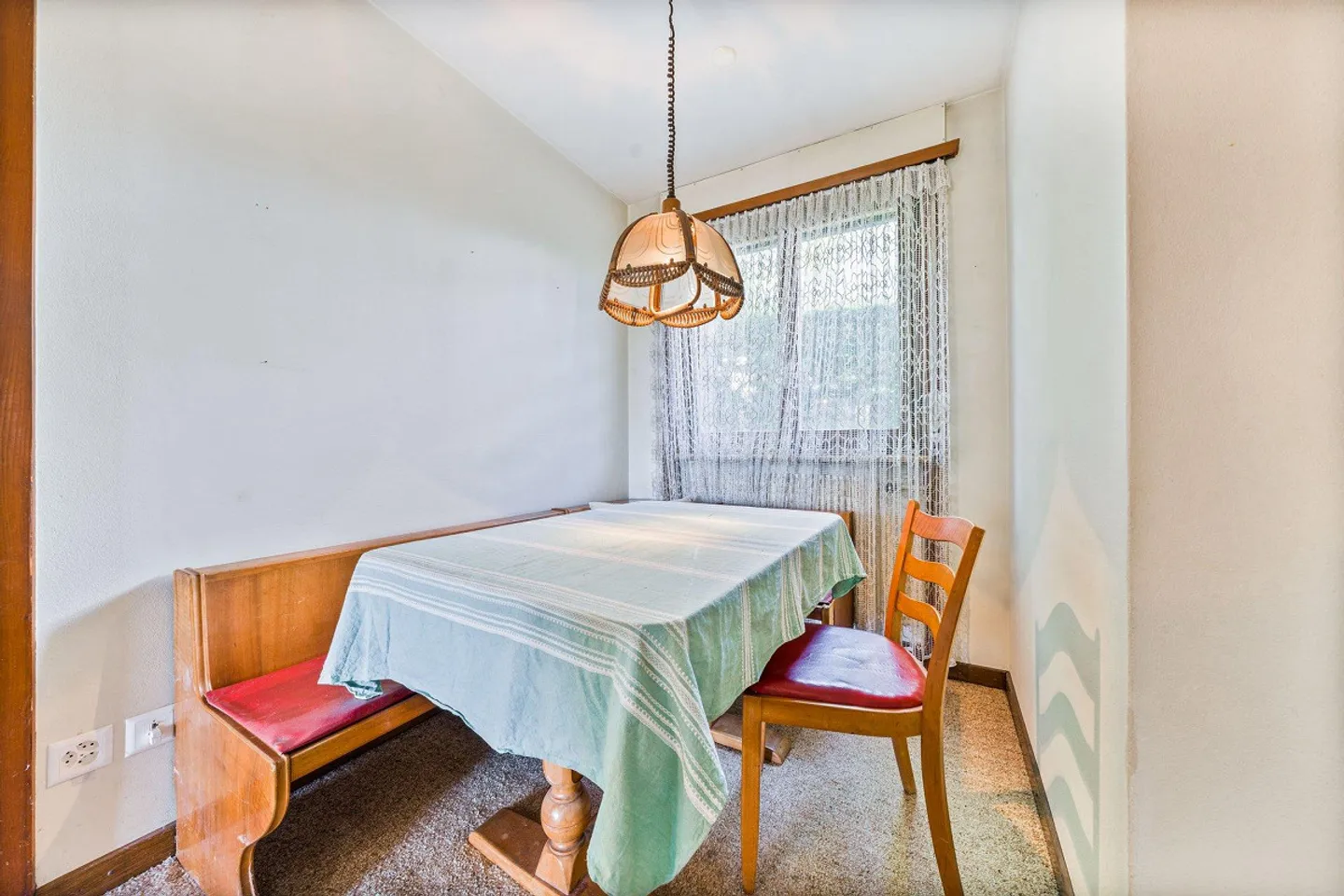 AgentSelly - Charming Single-Family Home in a Quiet Location - Photo 7 of 11