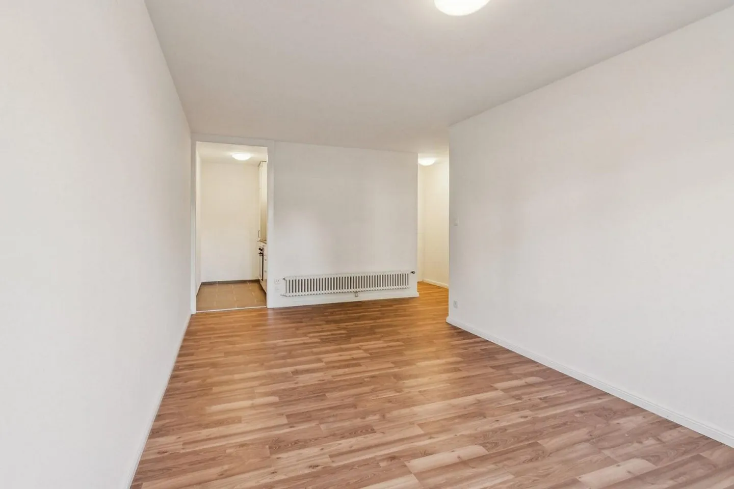 Appartamento bilocale al 1° piano, completamente ristrutturato, disponibile immediatamente - Foto 5 di 10